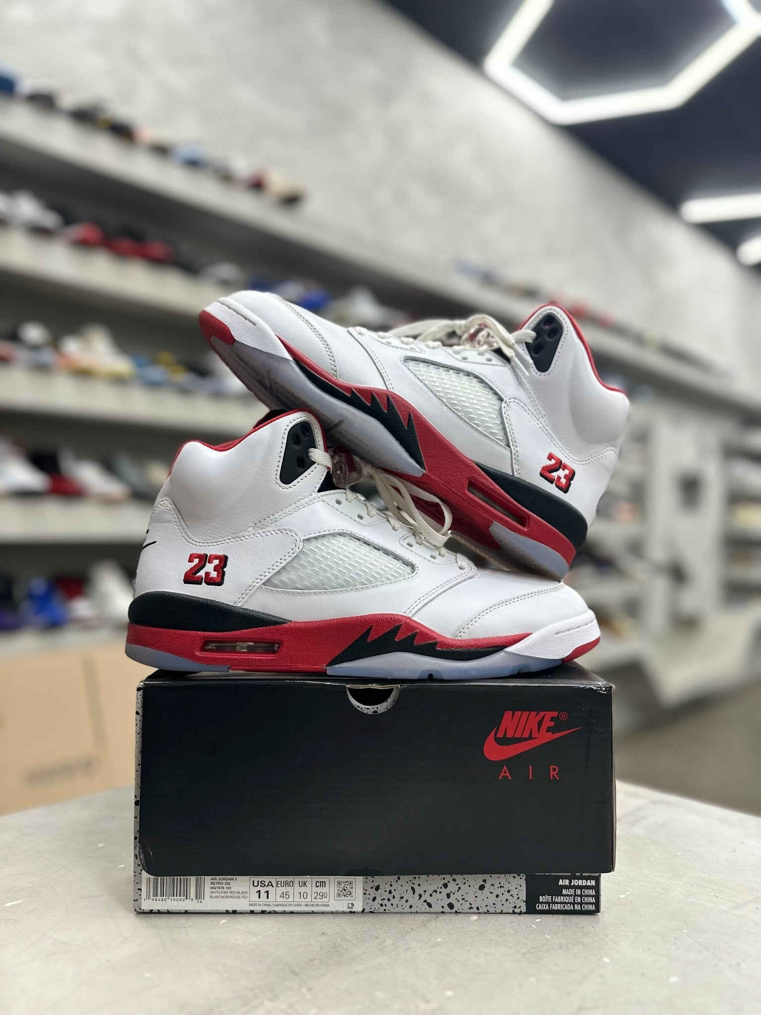 Jordan 5 Retro Fire Red Black Tongue Sz 11 (PREOWNED) - Restock AveJordan 5 Retro Fire Red Black Tongue Sz 11 (PREOWNED)Restock AveRestock Ave11Restock Ave