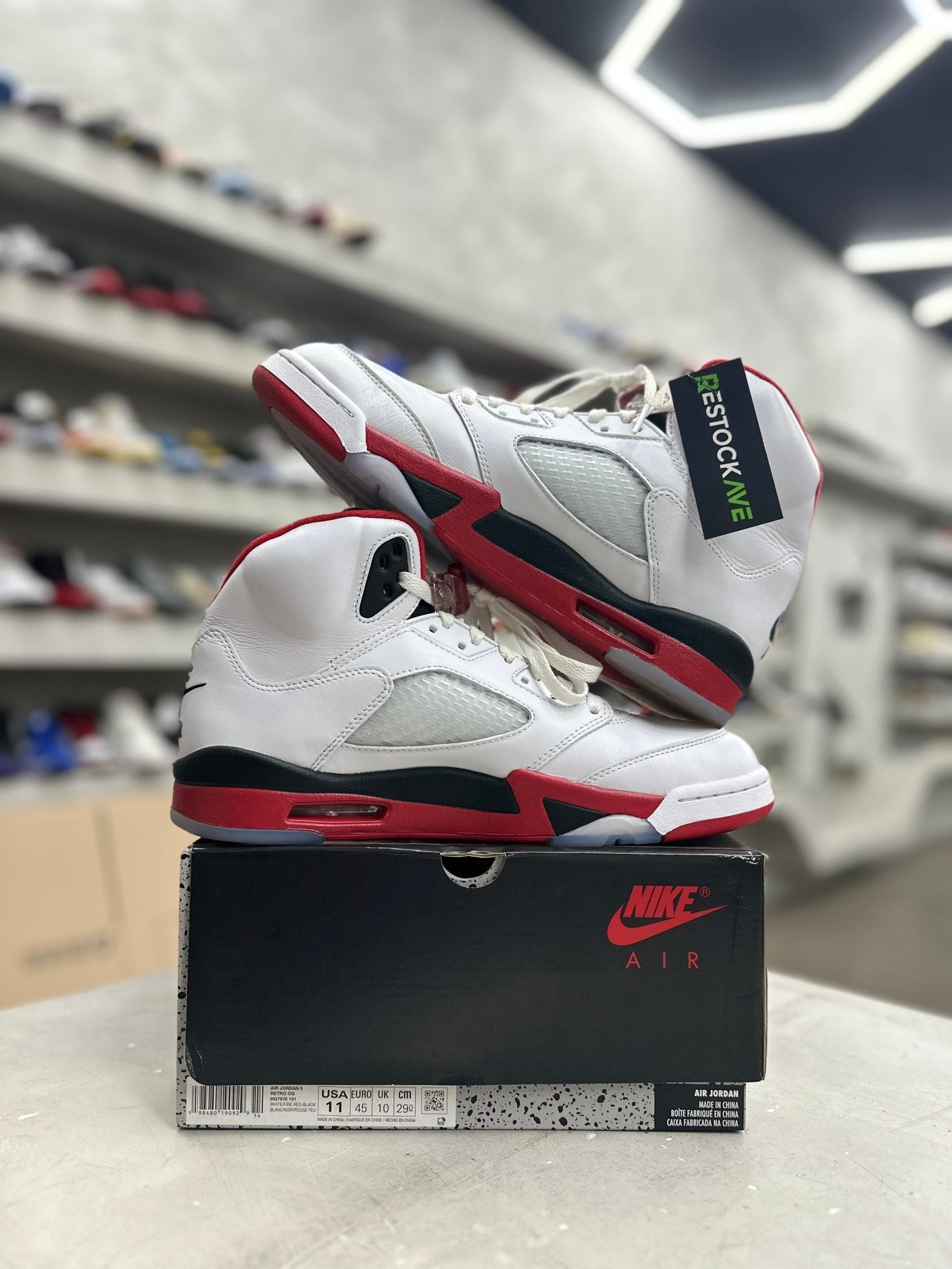 Jordan 5 Retro Fire Red Black Tongue Sz 11 (PREOWNED) - Restock AveJordan 5 Retro Fire Red Black Tongue Sz 11 (PREOWNED)Restock AveRestock Ave11Restock Ave