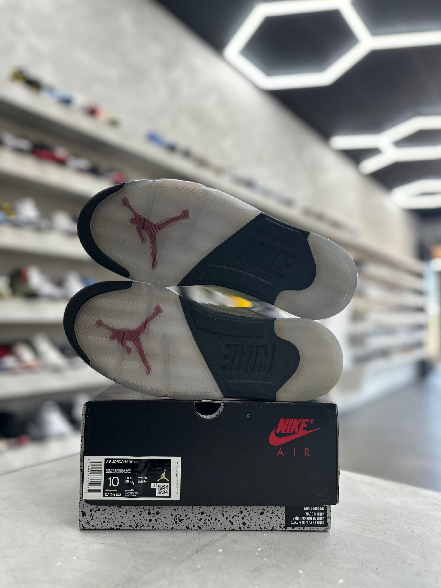 Jordan 5 Retro Fire Red Silver Tongue Sz 10 (PREOWNED) - Restock AveJordan 5 Retro Fire Red Silver Tongue Sz 10 (PREOWNED)Restock AveRestock Ave10Restock Ave