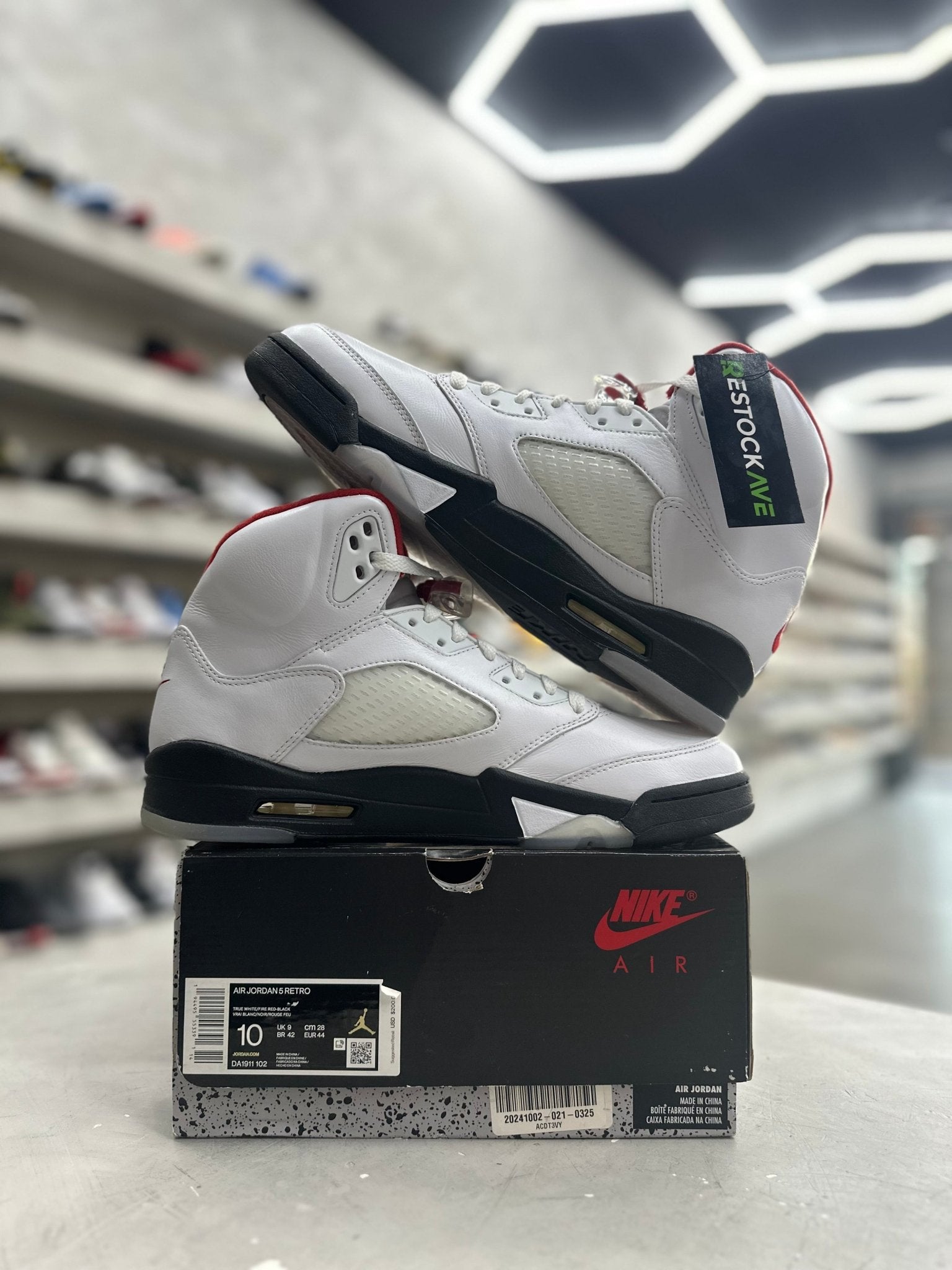 Jordan 5 Retro Fire Red Silver Tongue Sz 10 (PREOWNED) - Restock AveJordan 5 Retro Fire Red Silver Tongue Sz 10 (PREOWNED)Restock AveRestock Ave10Restock Ave
