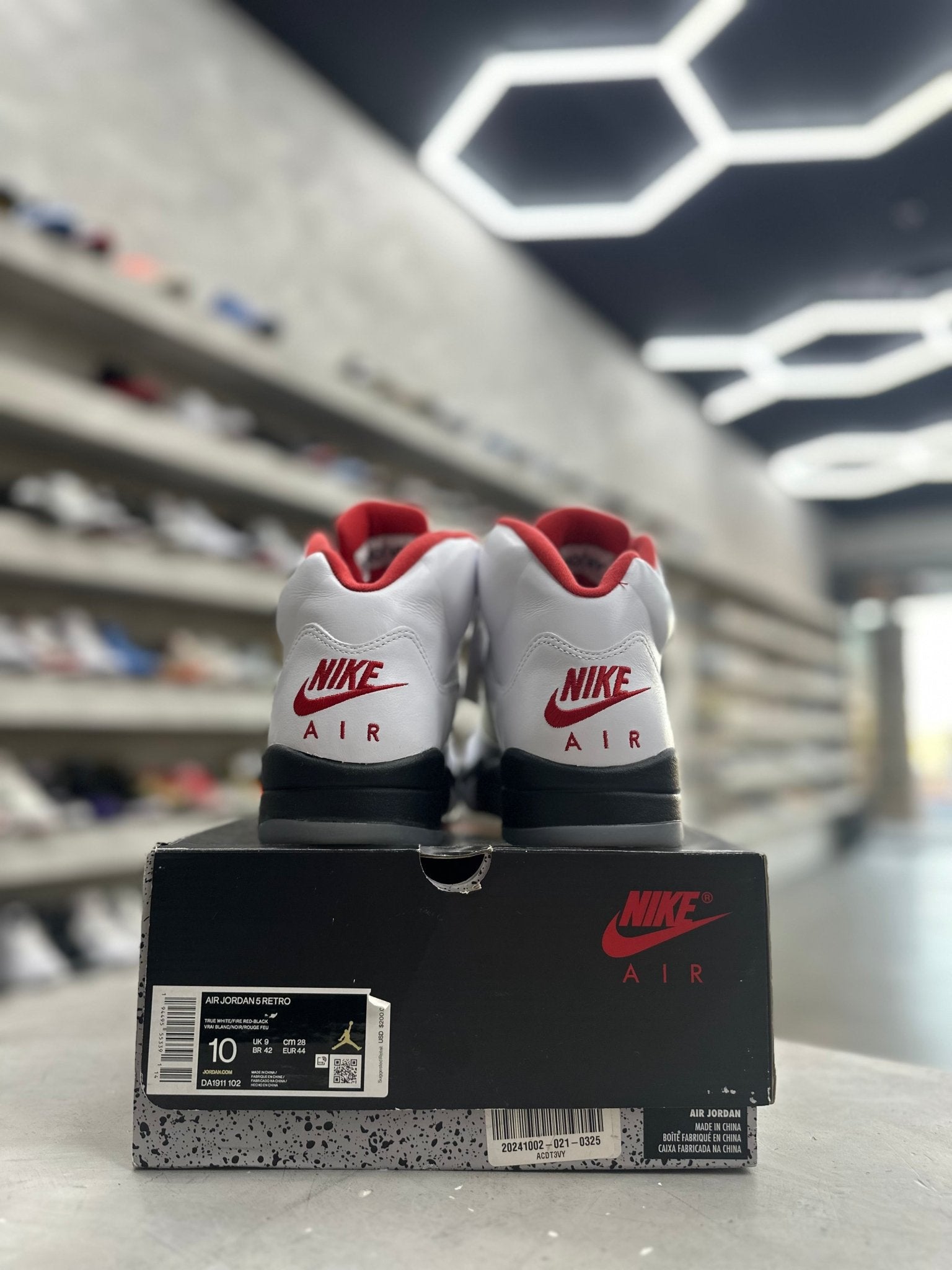 Jordan 5 Retro Fire Red Silver Tongue Sz 10 (PREOWNED) - Restock AveJordan 5 Retro Fire Red Silver Tongue Sz 10 (PREOWNED)Restock AveRestock Ave10Restock Ave