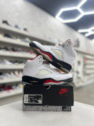 Jordan 5 Retro Fire Red Silver Tongue Sz 8 (PREOWNED) - Restock AveJordan 5 Retro Fire Red Silver Tongue Sz 8 (PREOWNED)Restock AveRestock Ave831242867Restock Ave
