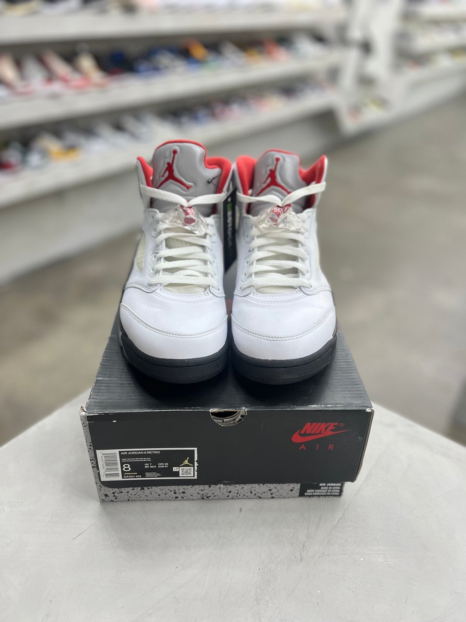 Jordan 5 Retro Fire Red Silver Tongue Sz 8 (PREOWNED) - Restock AveJordan 5 Retro Fire Red Silver Tongue Sz 8 (PREOWNED)Restock AveRestock Ave831242867Restock Ave