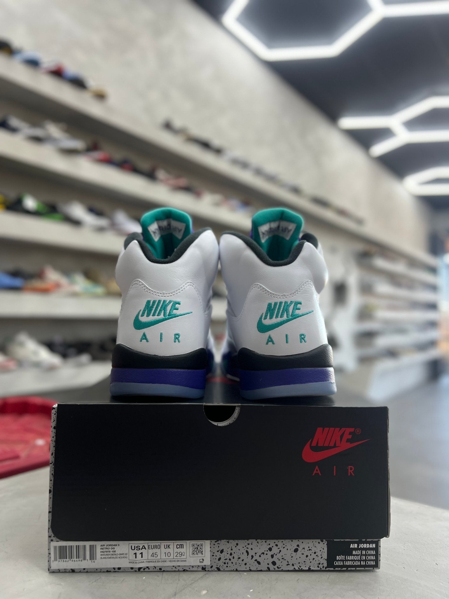 Jordan 5 Retro Grape Sz 11 (PREOWNED) - Restock AveJordan 5 Retro Grape Sz 11 (PREOWNED)Restock AveRestock Ave11Restock Ave