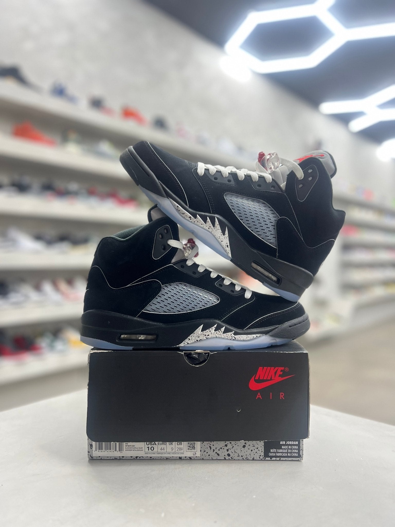 Jordan 5 Retro OG Black Metallic Reimagined Sz 10 (PREOWNED) - Restock AveJordan 5 Retro OG Black Metallic Reimagined Sz 10 (PREOWNED)Restock AveRestock Ave10Restock Ave