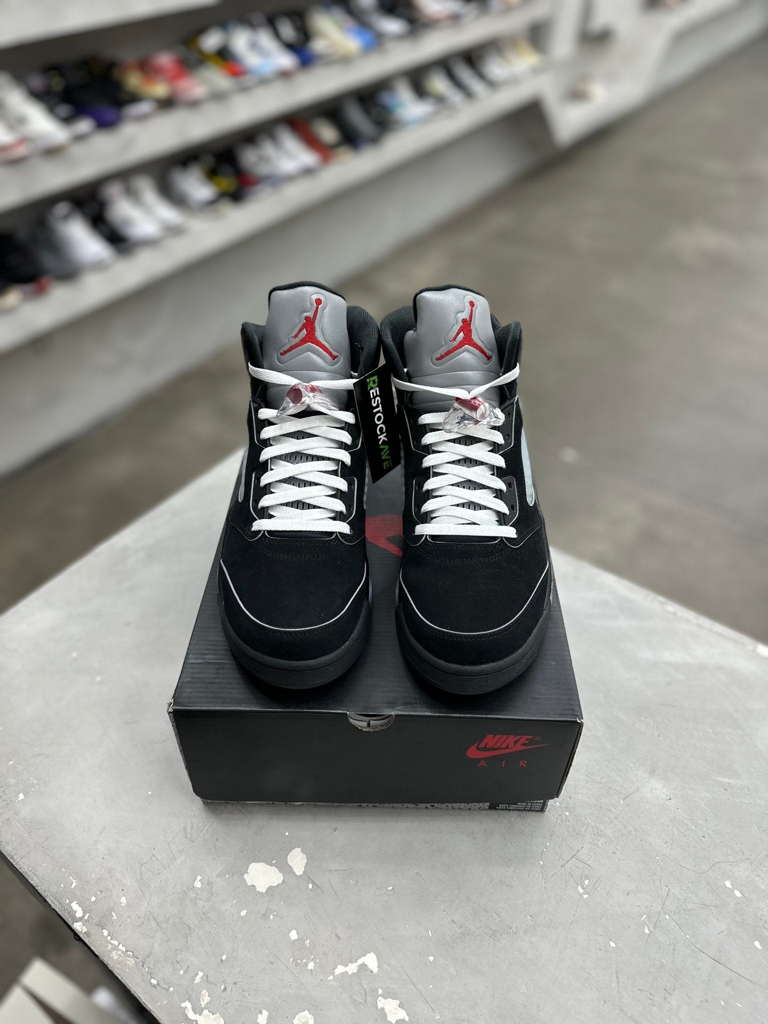Jordan 5 Retro OG Black Metallic Reimagined Sz 12 (PREOWNED) - Restock AveJordan 5 Retro OG Black Metallic Reimagined Sz 12 (PREOWNED)Restock AveRestock Ave12Restock Ave
