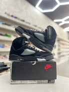 Jordan 5 Retro OG Black Metallic Reimagined Sz 12.5 (PREOWNED) - Restock AveJordan 5 Retro OG Black Metallic Reimagined Sz 12.5 (PREOWNED)Restock AveRestock Ave12.594219635Restock Ave