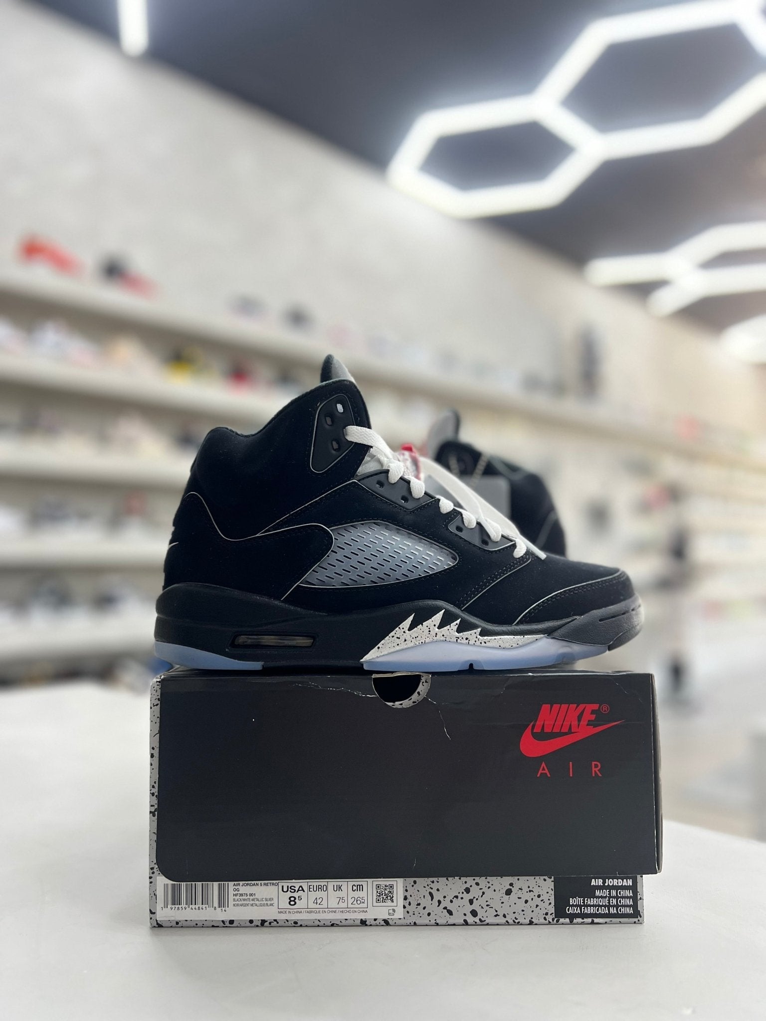 Jordan 5 Retro OG Black Metallic Reimagined Sz 8.5 (PREOWNED) - Restock AveJordan 5 Retro OG Black Metallic Reimagined Sz 8.5 (PREOWNED)Restock AveRestock Ave8.5Restock Ave
