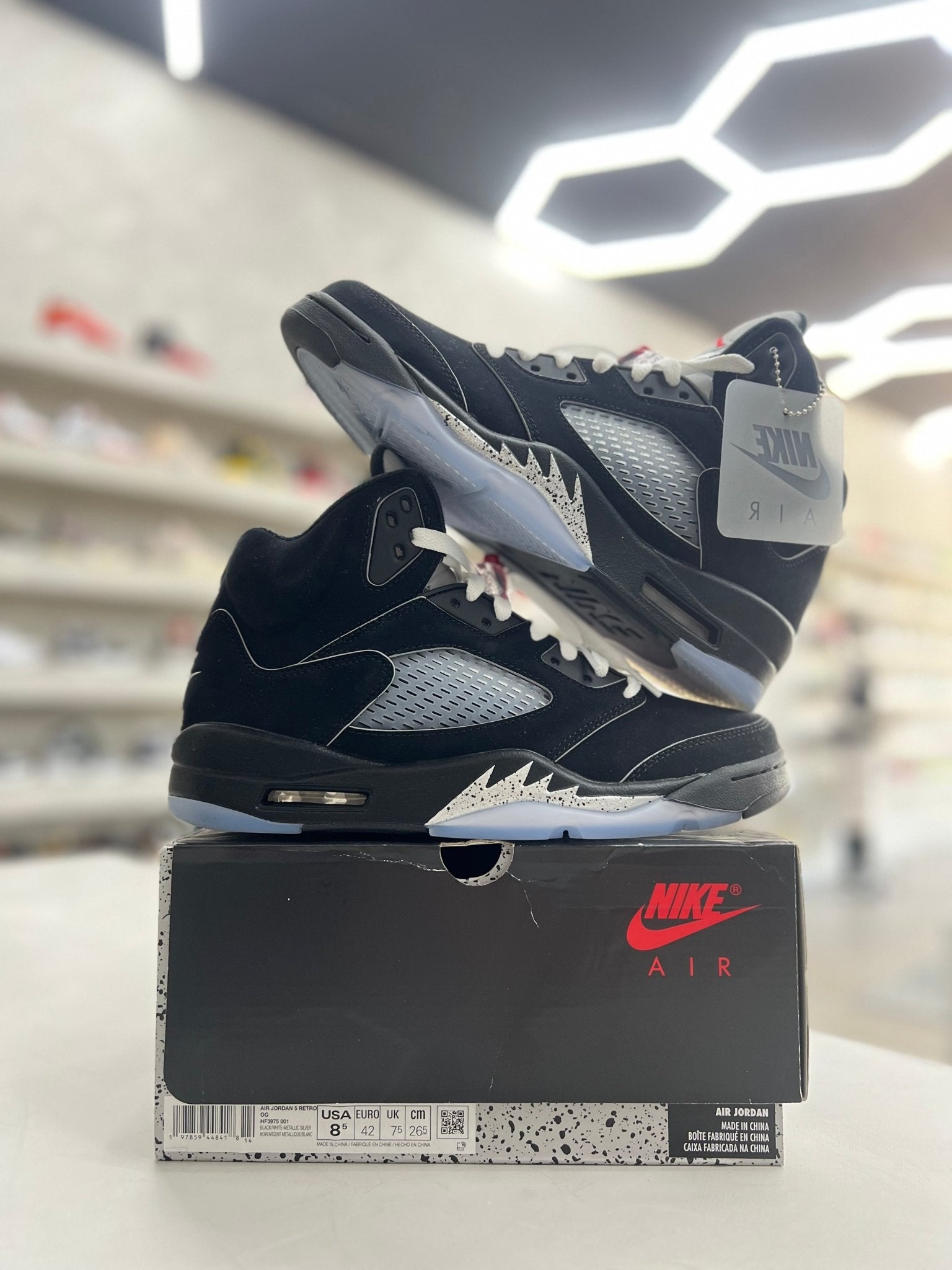 Jordan 5 Retro OG Black Metallic Reimagined Sz 8.5 (PREOWNED) - Restock AveJordan 5 Retro OG Black Metallic Reimagined Sz 8.5 (PREOWNED)Restock AveRestock Ave8.5Restock Ave
