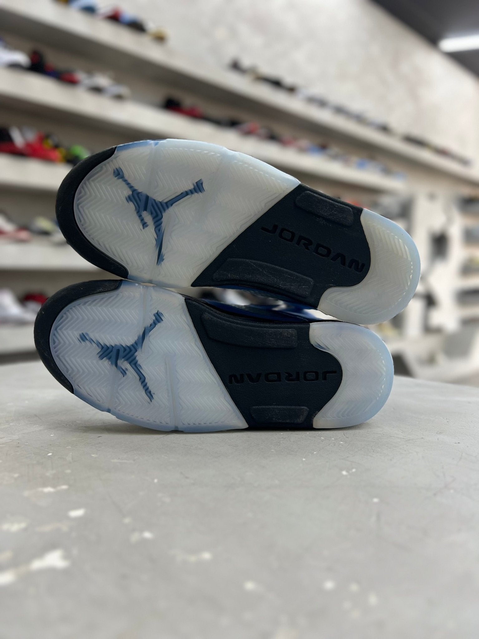 Jordan 5 Retro UNC University Blue Sz 8 (PREOWNED)(NO BOX) - Restock AveJordan 5 Retro UNC University Blue Sz 8 (PREOWNED)(NO BOX)Restock AveRestock Ave8Restock Ave