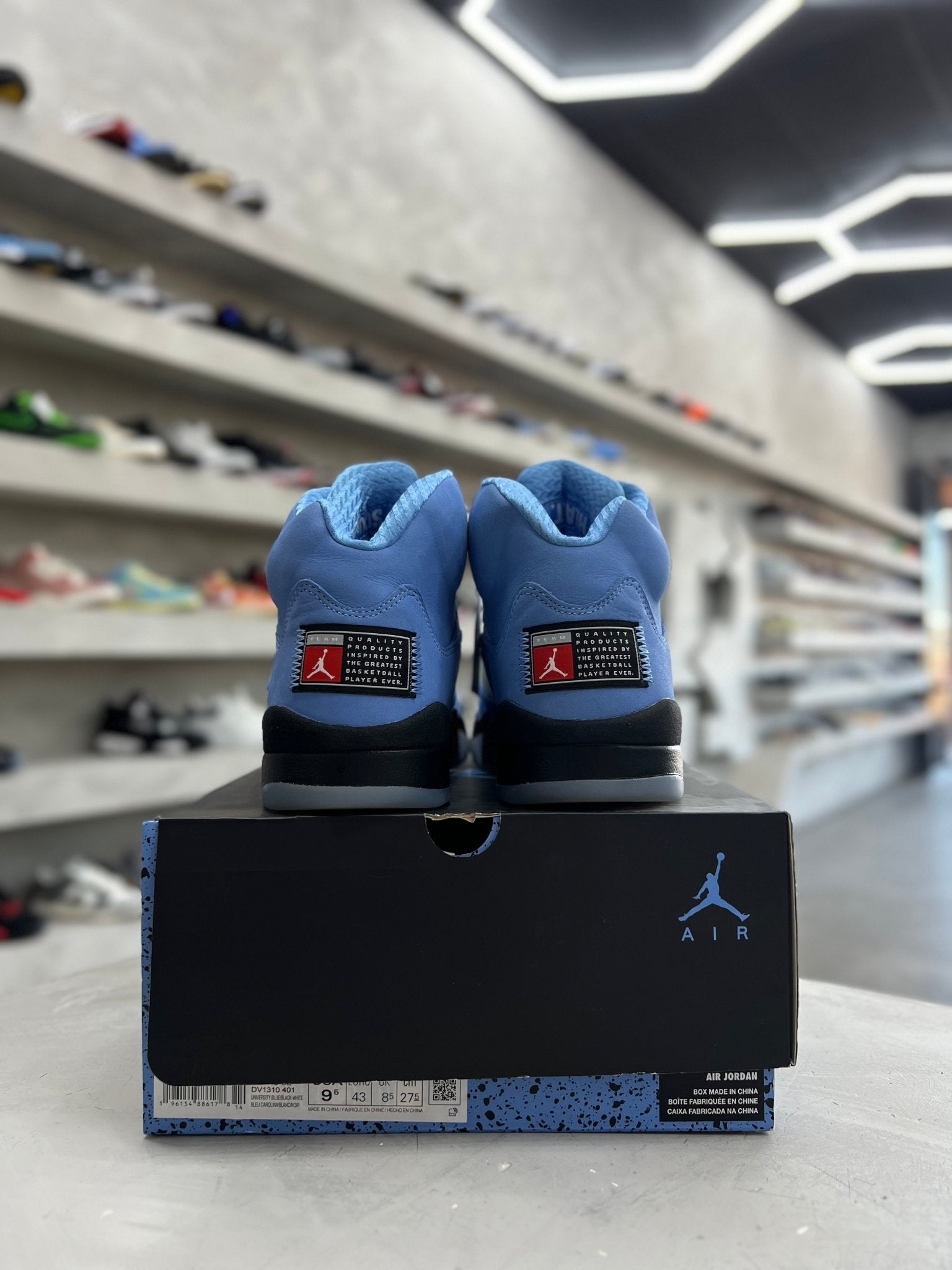 Jordan 5 Retro UNC University Blue Sz 9.5 (PREOWNED) - Restock AveJordan 5 Retro UNC University Blue Sz 9.5 (PREOWNED)Restock AveRestock Ave9.5Restock Ave