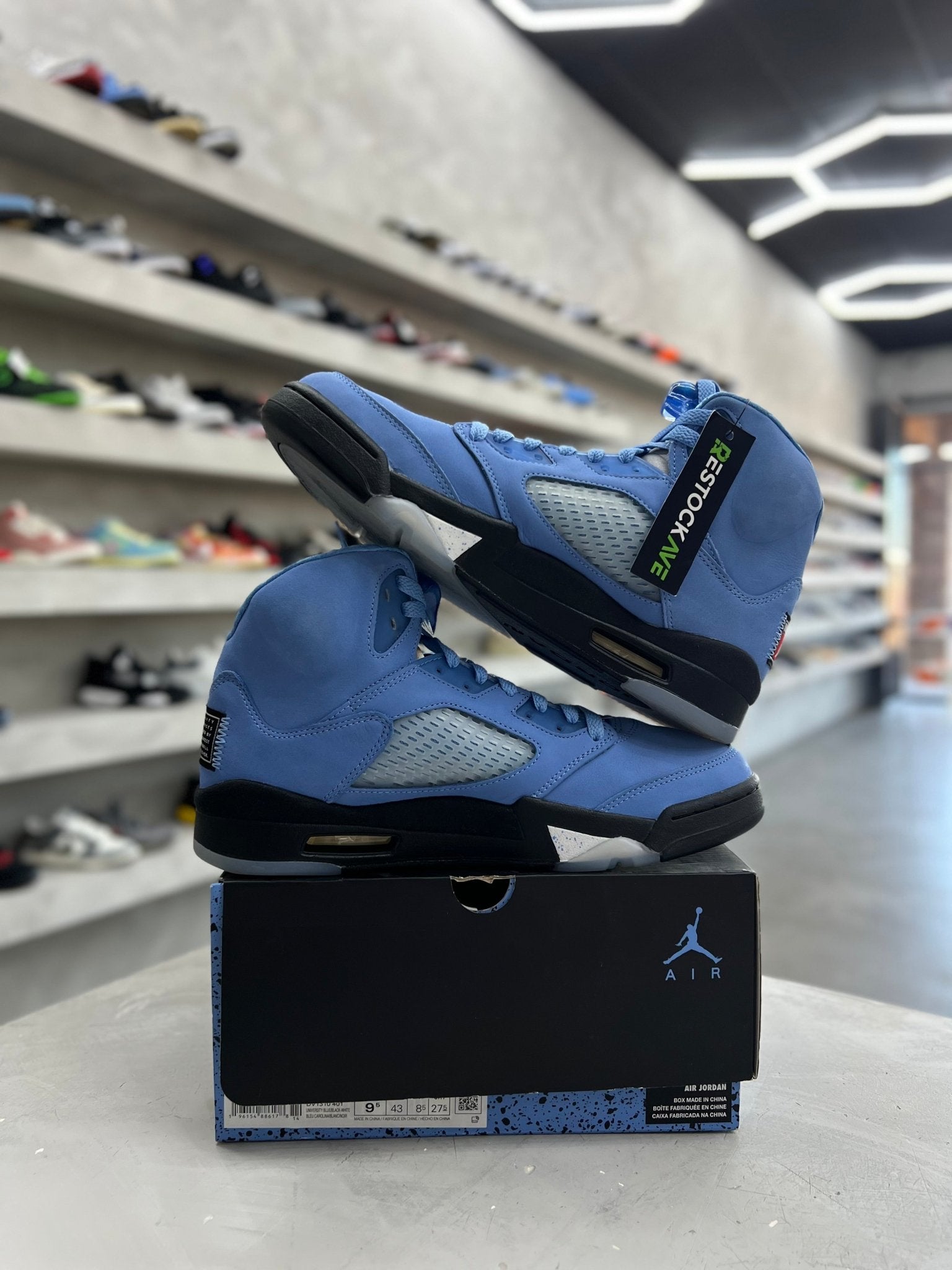 Jordan 5 Retro UNC University Blue Sz 9.5 (PREOWNED) - Restock AveJordan 5 Retro UNC University Blue Sz 9.5 (PREOWNED)Restock AveRestock Ave9.5Restock Ave