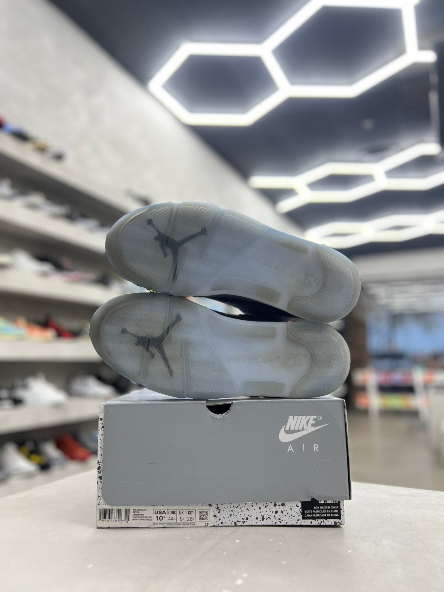Jordan 5 Retro Wolf Grey Sz 10.5 (PREOWNED) - Restock AveJordan 5 Retro Wolf Grey Sz 10.5 (PREOWNED)Restock AveRestock Ave10.541515379Restock Ave