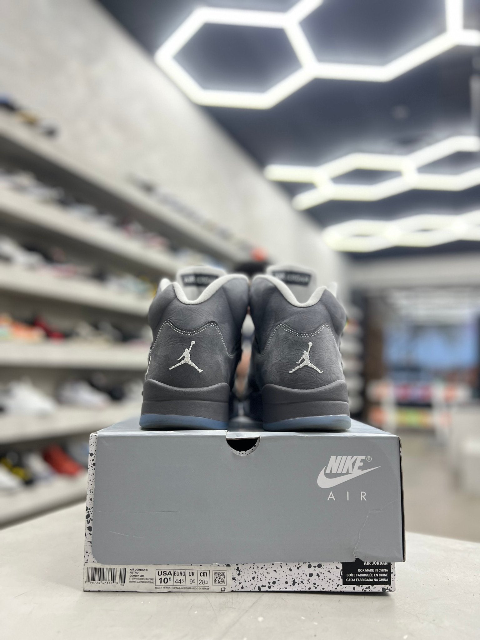 Jordan 5 Retro Wolf Grey Sz 10.5 (PREOWNED) - Restock AveJordan 5 Retro Wolf Grey Sz 10.5 (PREOWNED)Restock AveRestock Ave10.541515379Restock Ave