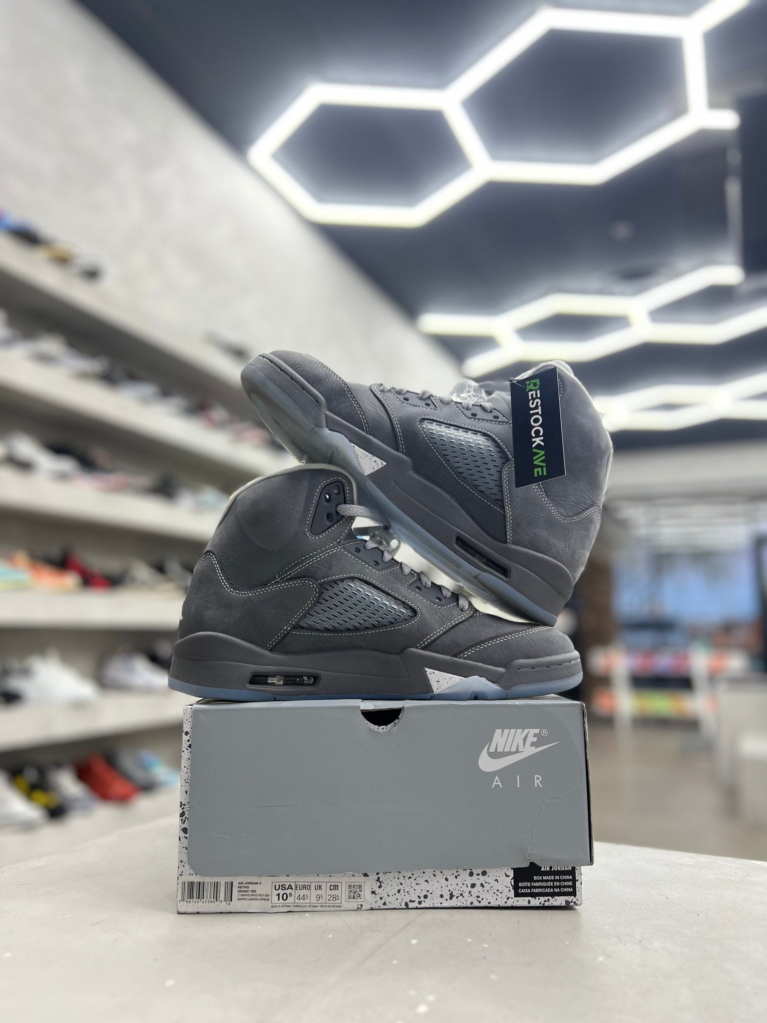 Jordan 5 Retro Wolf Grey Sz 10.5 (PREOWNED) - Restock AveJordan 5 Retro Wolf Grey Sz 10.5 (PREOWNED)Restock AveRestock Ave10.541515379Restock Ave