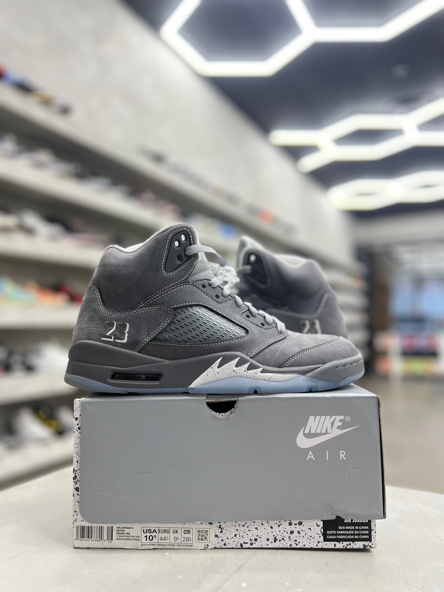 Jordan 5 Retro Wolf Grey Sz 10.5 (PREOWNED) - Restock AveJordan 5 Retro Wolf Grey Sz 10.5 (PREOWNED)Restock AveRestock Ave10.541515379Restock Ave