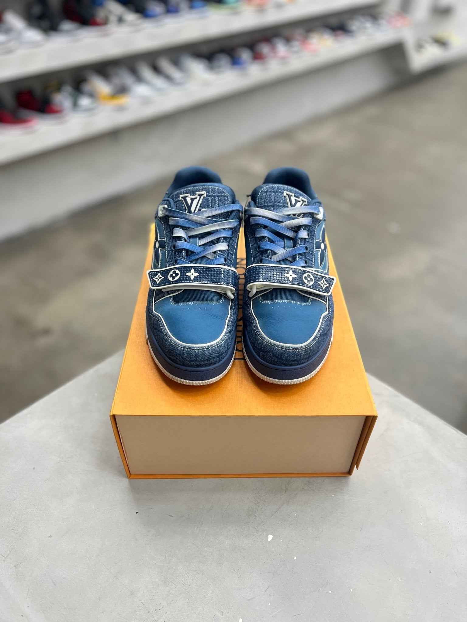 Louis Vuitton Trainer Low 'Velcro Strap - Light Blue Monogram Denim Sz 10 (PREOWNED) - Restock AveLouis Vuitton Trainer Low 'Velcro Strap - Light Blue Monogram Denim Sz 10 (PREOWNED)Restock AveRestock Ave10Restock Ave