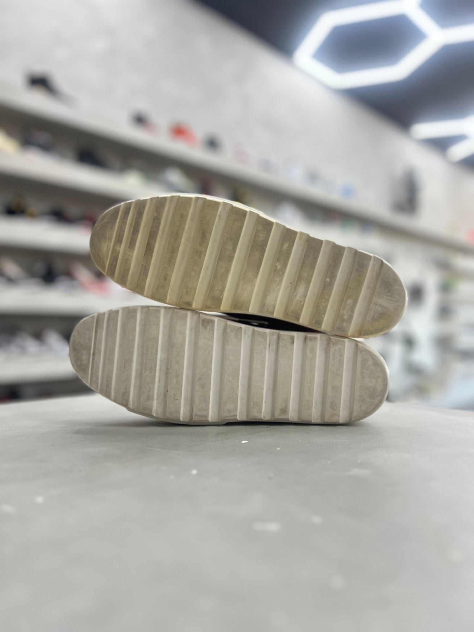 Moncler Promyx Space Low 'Red White' Sz 11 (PREOWNED) (NO BOX) - Restock AveMoncler Promyx Space Low 'Red White' Sz 11 (PREOWNED) (NO BOX)Restock AveRestock Ave11Restock Ave