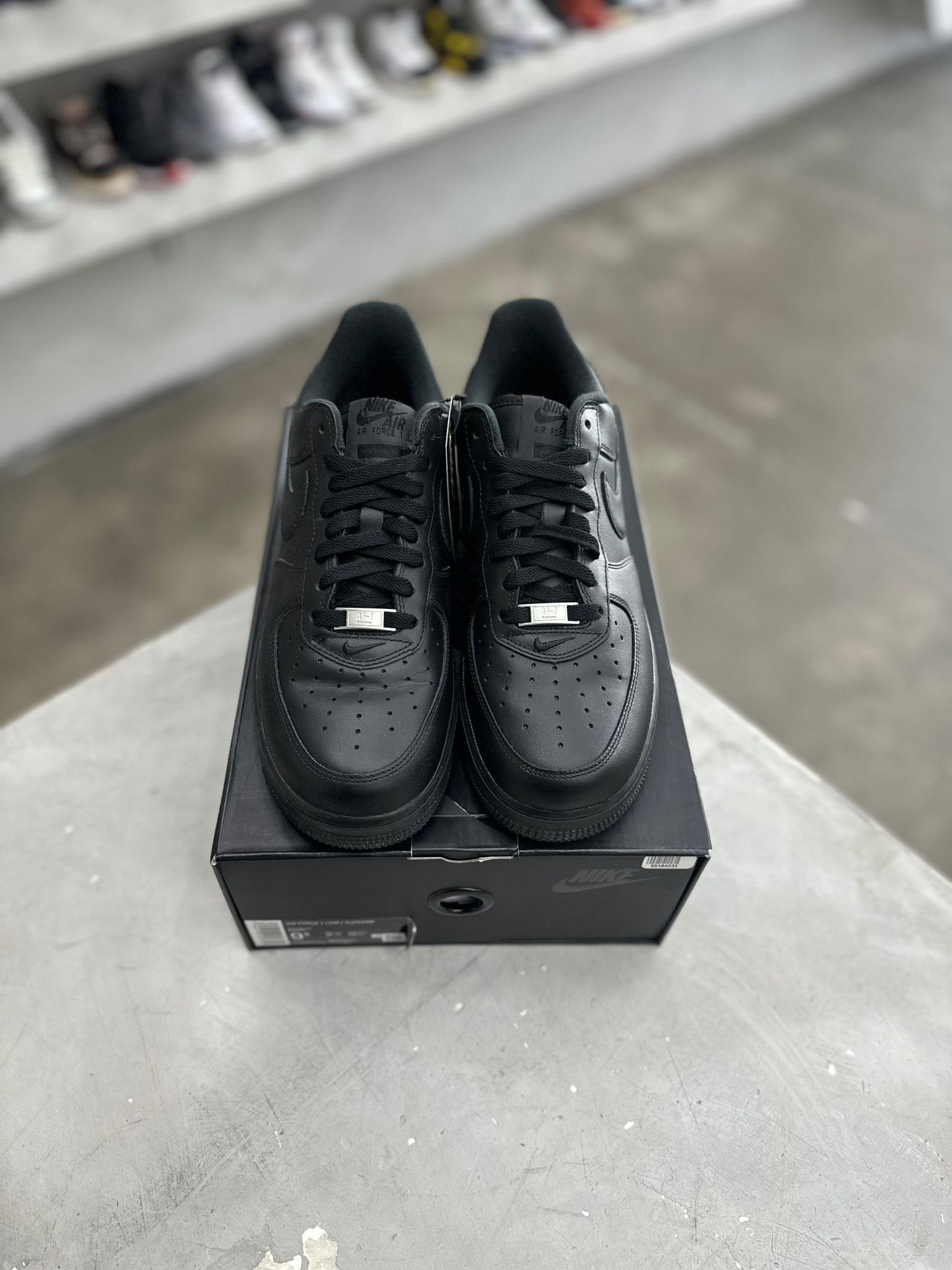 Nike Air Force 1 Low Supreme Black Sz 9.5 (PREOWNED) - Restock AveNike Air Force 1 Low Supreme Black Sz 9.5 (PREOWNED)Restock AveRestock Ave9.5Restock Ave