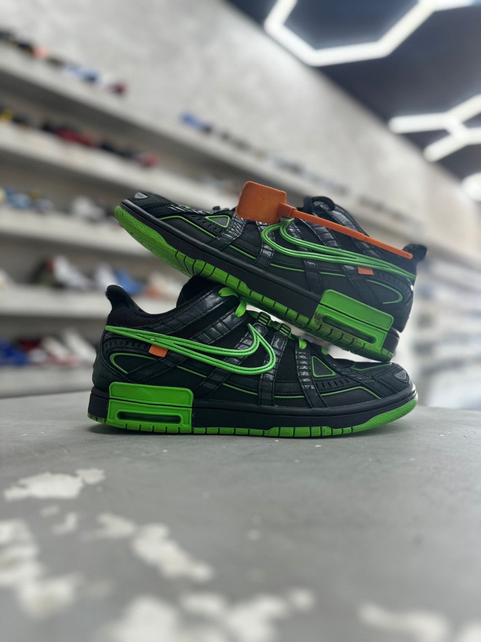 Nike Air Rubber Dunk Off-White Green Strike Sz 10 (PREOWNED)(NO BOX) - Restock AveNike Air Rubber Dunk Off-White Green Strike Sz 10 (PREOWNED)(NO BOX)Restock AveRestock Ave10Restock Ave