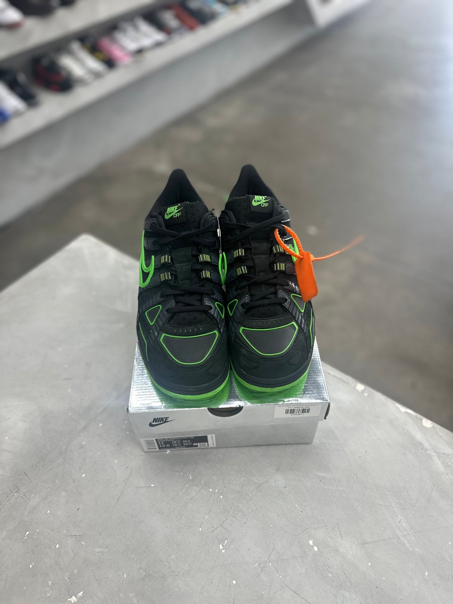 Nike Air Rubber Dunk Off-White Green Strike Sz 11 (PREOWNED) - Restock AveNike Air Rubber Dunk Off-White Green Strike Sz 11 (PREOWNED)Restock AveRestock Ave11Restock Ave