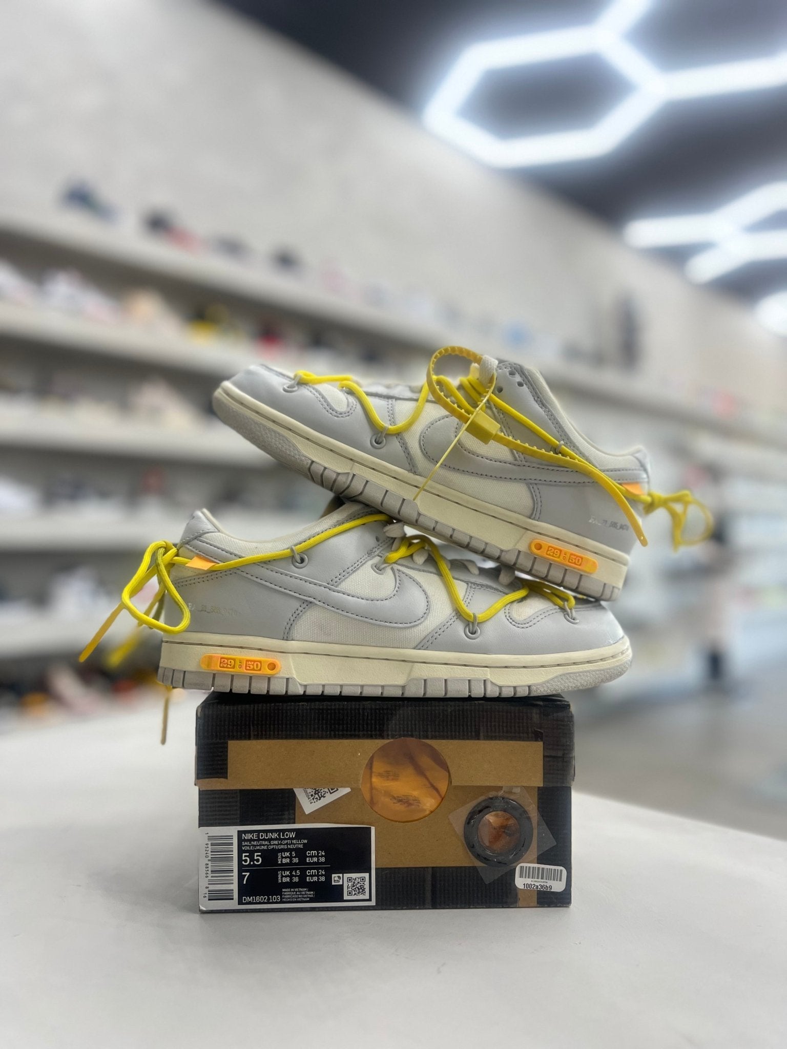 Nike Dunk Low Off - White Lot 29 Sz 5.5y (PREOWNED) - Restock AveNike Dunk Low Off - White Lot 29 Sz 5.5y (PREOWNED)Restock AveRestock Avew7 / 5.5y90007667Restock Ave