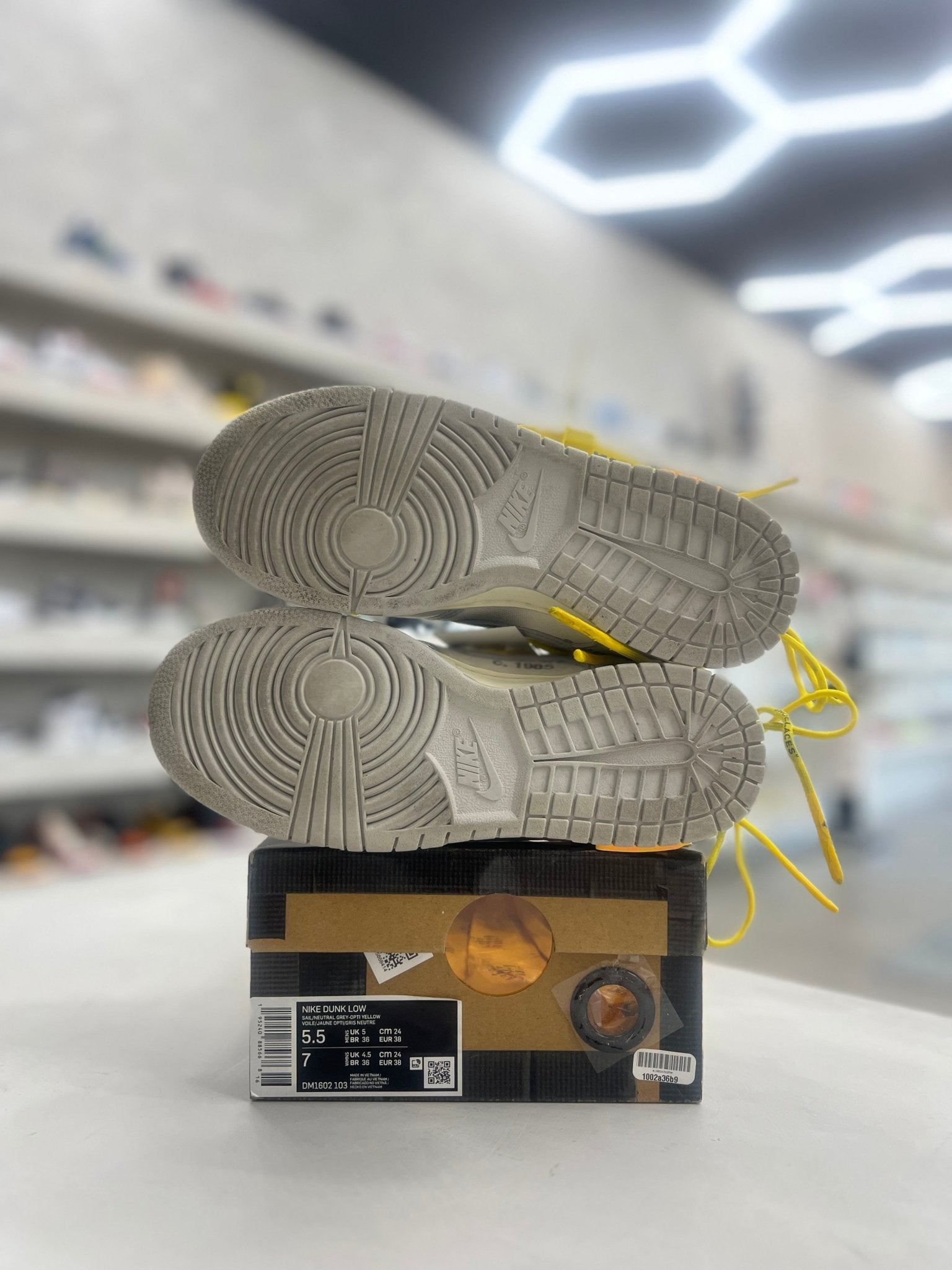 Nike Dunk Low Off - White Lot 29 Sz 5.5y (PREOWNED) - Restock AveNike Dunk Low Off - White Lot 29 Sz 5.5y (PREOWNED)Restock AveRestock Avew7 / 5.5y90007667Restock Ave