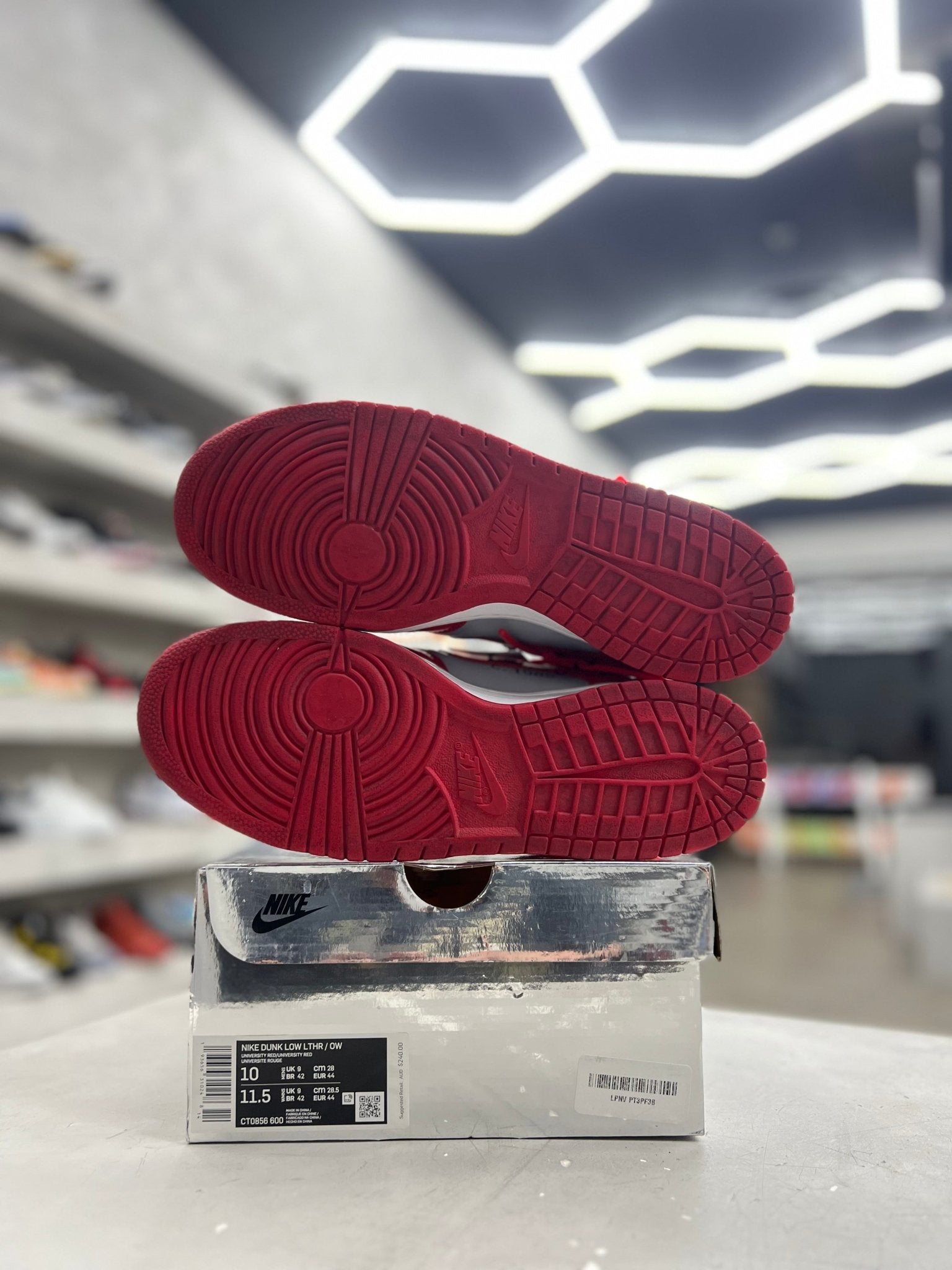 Nike Dunk Low Off - White University Red Sz 10 (PREOWNED) - Restock AveNike Dunk Low Off - White University Red Sz 10 (PREOWNED)Restock AveRestock Ave10Restock Ave