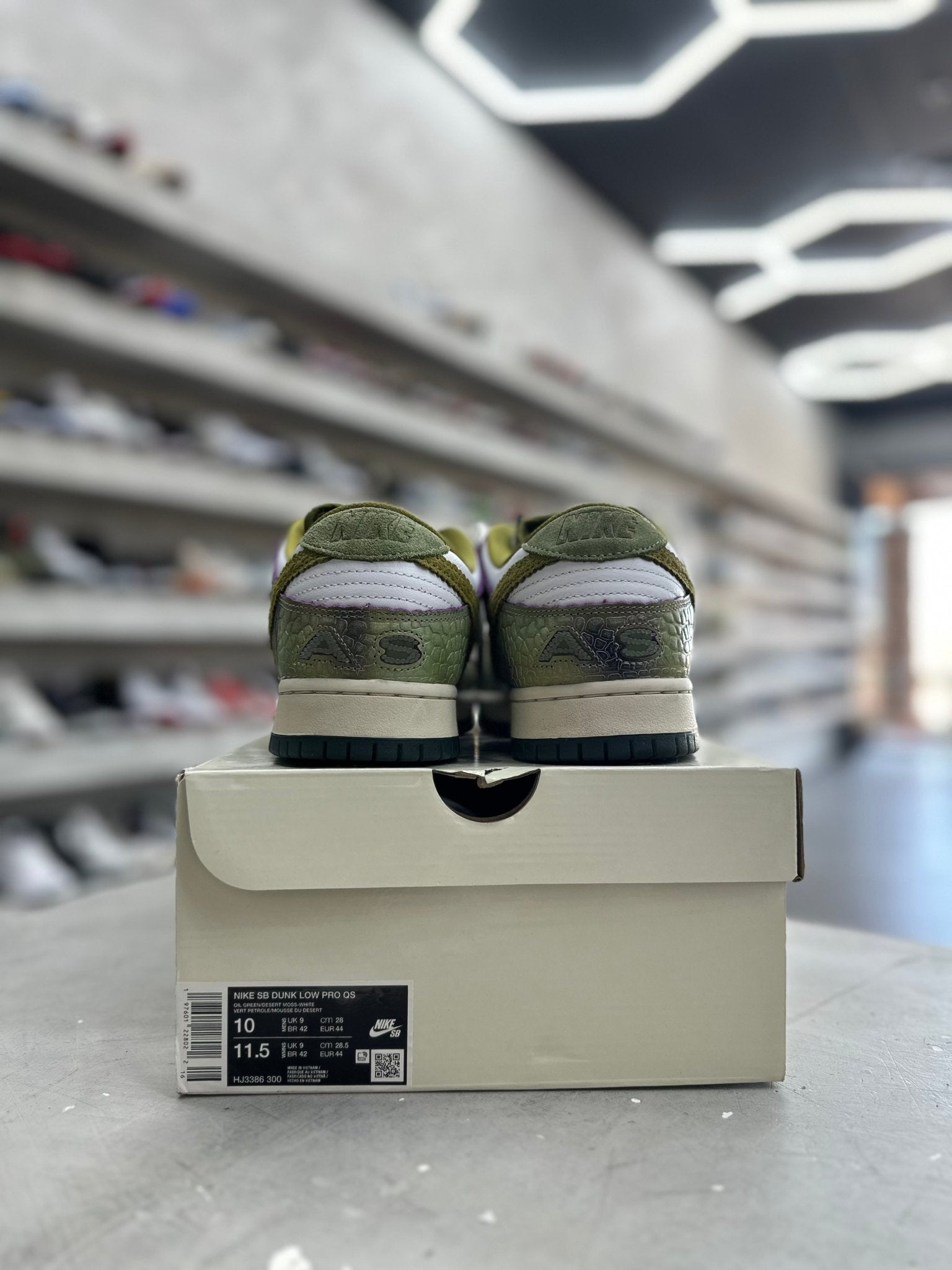 Nike SB Dunk Low Alexis Sablone Chameleon Sz 10 (PREOWNED) - Restock AveNike SB Dunk Low Alexis Sablone Chameleon Sz 10 (PREOWNED)Restock AveRestock Ave1028427635Restock Ave