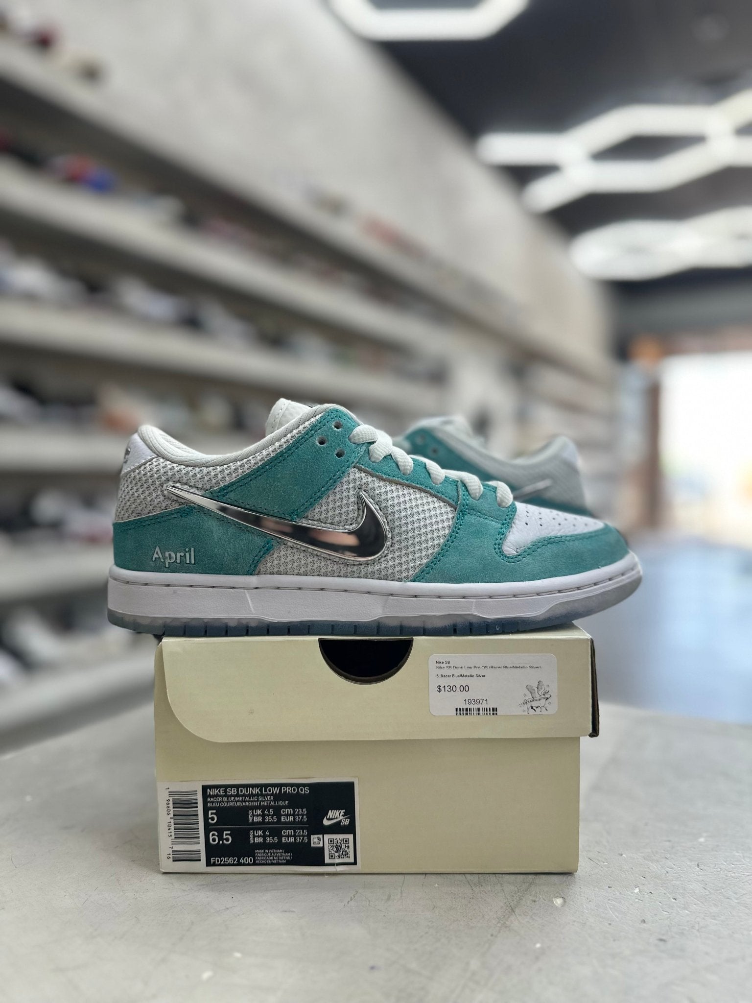 Nike SB Dunk Low April Skateboards Sz 5 (PREOWNED) - Restock AveNike SB Dunk Low April Skateboards Sz 5 (PREOWNED)Restock AveRestock Ave590614899Restock Ave