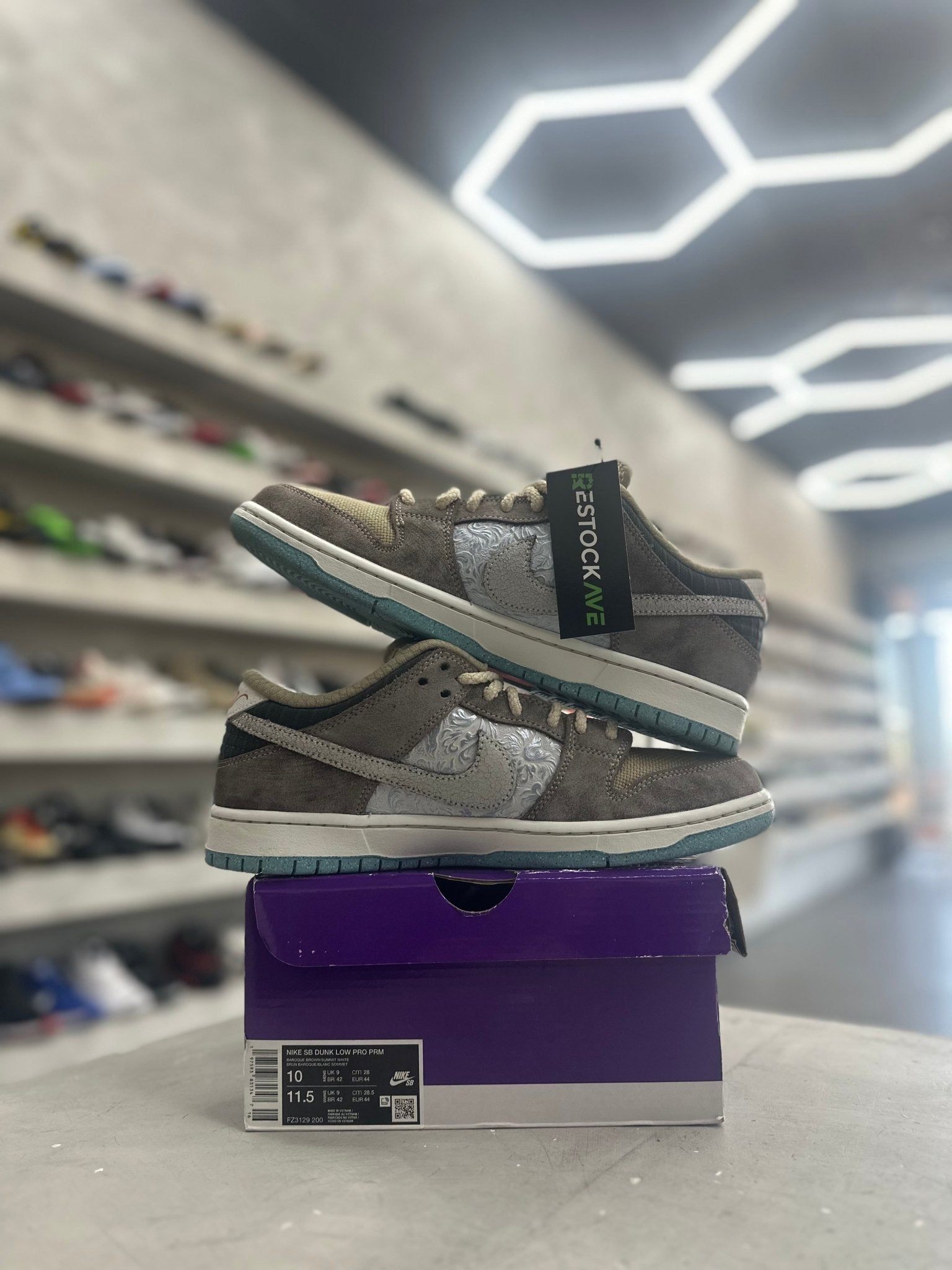 Nike SB Dunk Low Big Money Savings Sz 10 (PREOWNED) - Restock AveNike SB Dunk Low Big Money Savings Sz 10 (PREOWNED)Restock AveRestock Ave10Restock Ave