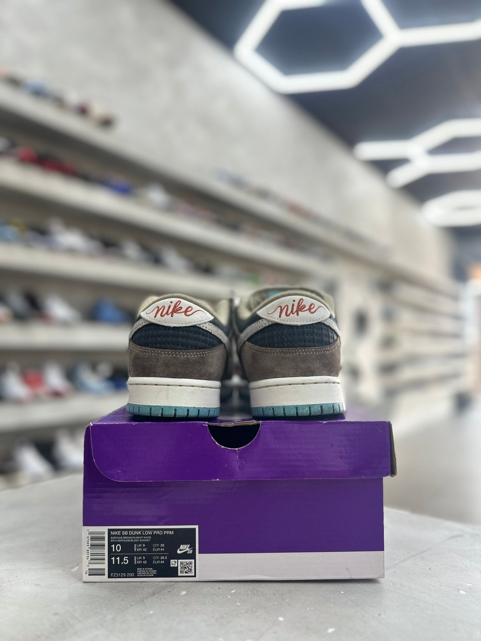 Nike SB Dunk Low Big Money Savings Sz 10 (PREOWNED) - Restock AveNike SB Dunk Low Big Money Savings Sz 10 (PREOWNED)Restock AveRestock Ave10Restock Ave