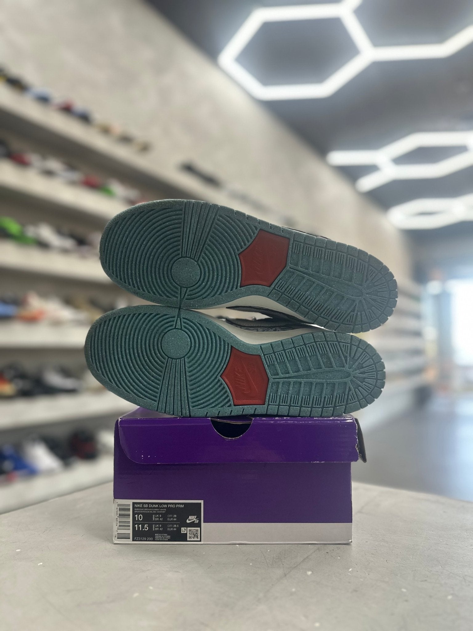Nike SB Dunk Low Big Money Savings Sz 10 (PREOWNED) - Restock AveNike SB Dunk Low Big Money Savings Sz 10 (PREOWNED)Restock AveRestock Ave10Restock Ave