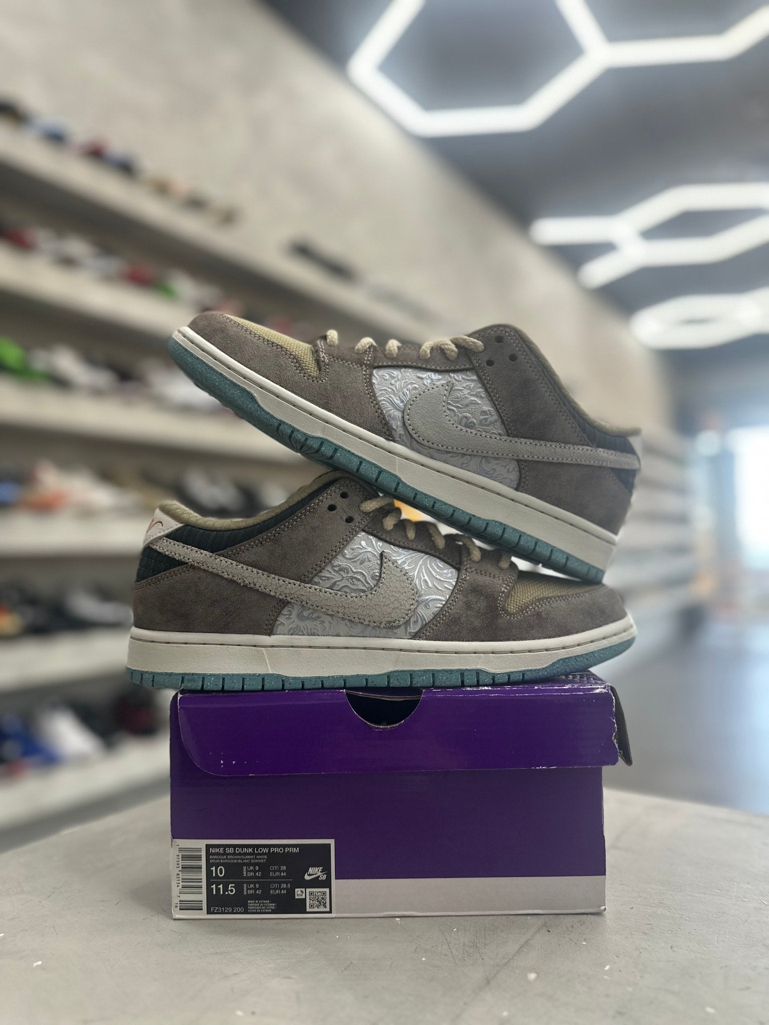 Nike SB Dunk Low Big Money Savings Sz 10 (PREOWNED) - Restock AveNike SB Dunk Low Big Money Savings Sz 10 (PREOWNED)Restock AveRestock Ave10Restock Ave