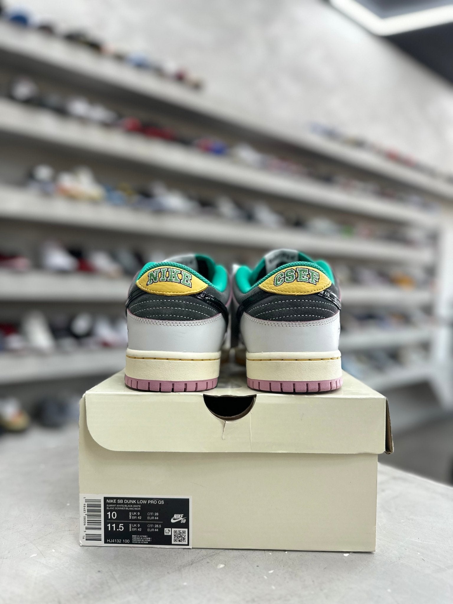 Nike SB Dunk Low CSEF Sz 10 (PREOWNED) - Restock AveNike SB Dunk Low CSEF Sz 10 (PREOWNED)Restock AveRestock Ave10Restock Ave