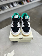 Nike SB Dunk Low CSEF Sz 10 (PREOWNED) - Restock AveNike SB Dunk Low CSEF Sz 10 (PREOWNED)Restock AveRestock Ave10Restock Ave