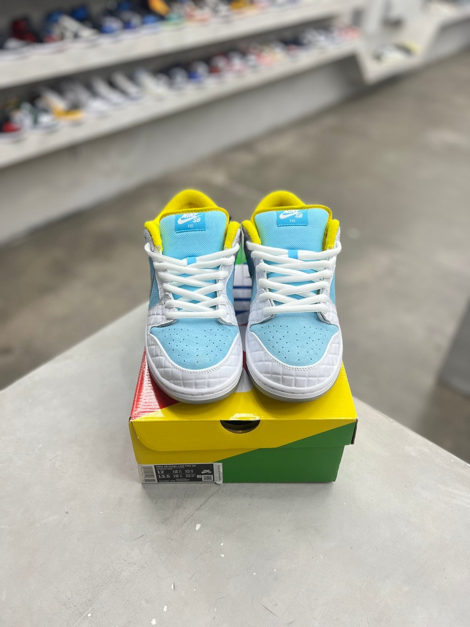 Nike SB Dunk Low FTC Lagoon Pulse Sz 12 (PREOWNED) - Restock AveNike SB Dunk Low FTC Lagoon Pulse Sz 12 (PREOWNED)Restock AveRestock Ave12Restock Ave