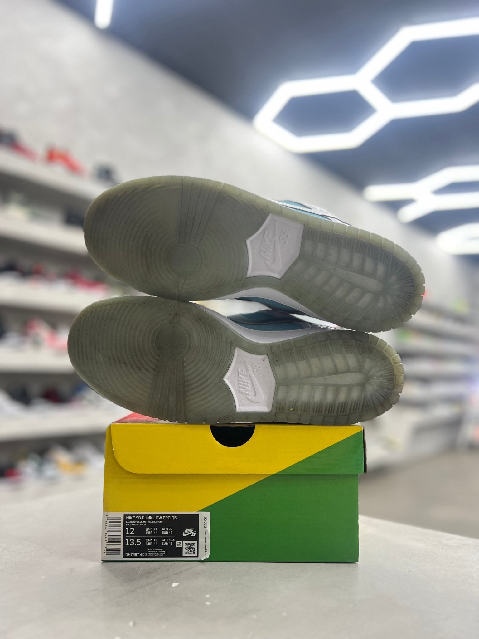 Nike SB Dunk Low FTC Lagoon Pulse Sz 12 (PREOWNED) - Restock AveNike SB Dunk Low FTC Lagoon Pulse Sz 12 (PREOWNED)Restock AveRestock Ave12Restock Ave