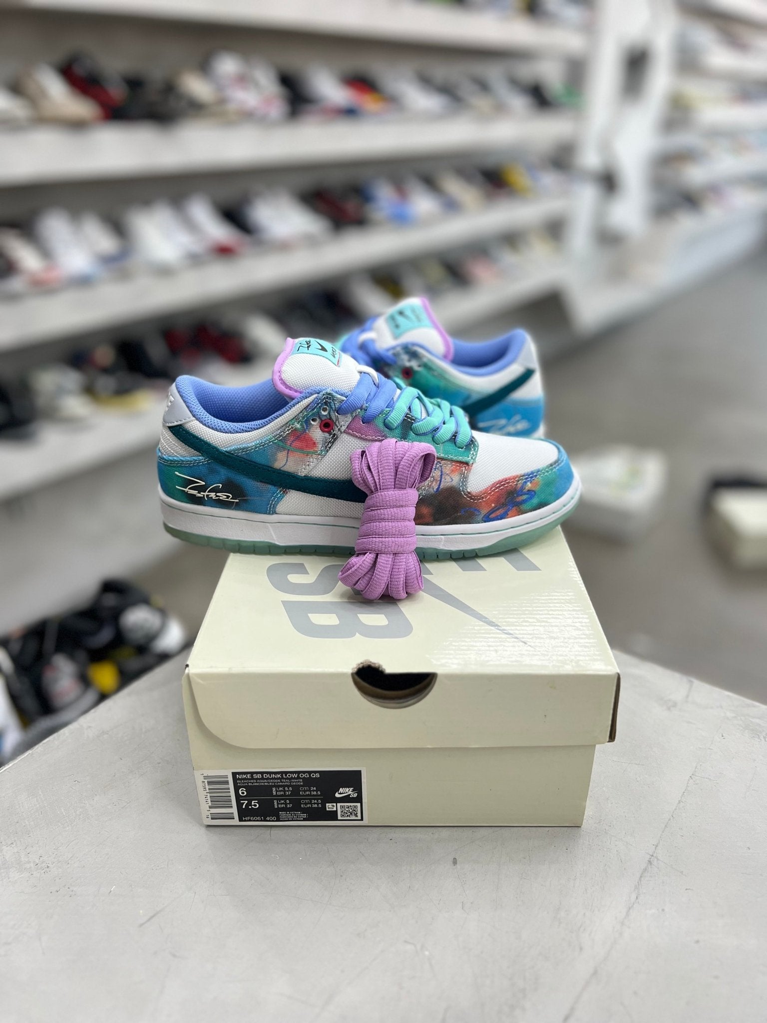 Nike SB Dunk Low Futura Laboratories Bleached Aqua Sz 6 (PREOWNED) - Restock AveNike SB Dunk Low Futura Laboratories Bleached Aqua Sz 6 (PREOWNED)Restock AveRestock Ave691686515Restock Ave