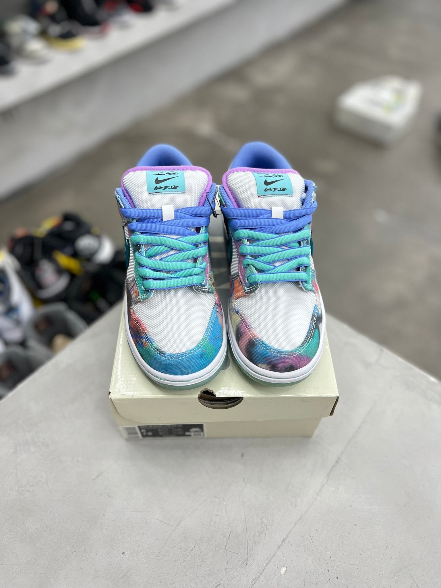 Nike SB Dunk Low Futura Laboratories Bleached Aqua Sz 6 (PREOWNED) - Restock AveNike SB Dunk Low Futura Laboratories Bleached Aqua Sz 6 (PREOWNED)Restock AveRestock Ave691686515Restock Ave