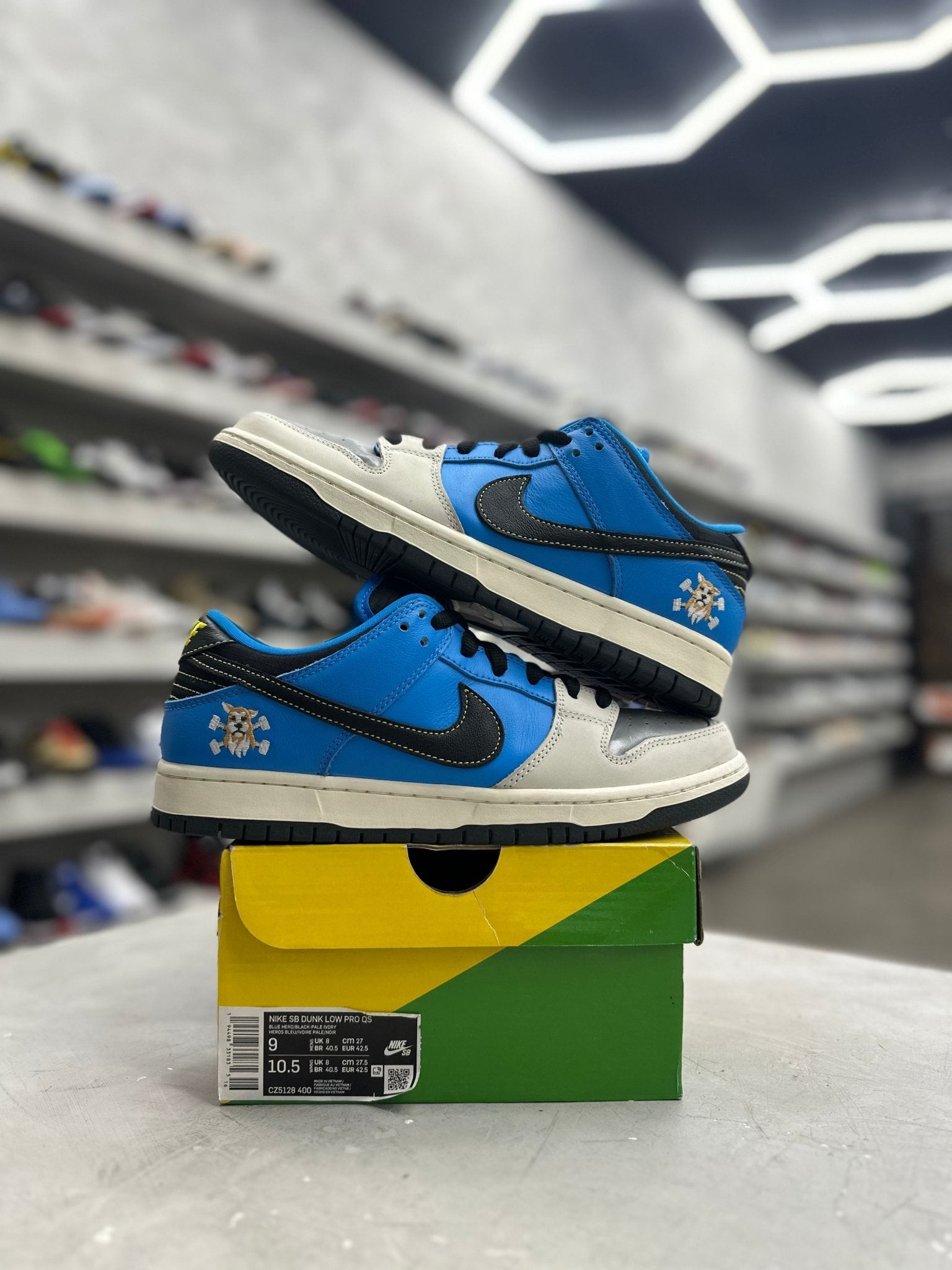 Nike SB Dunk Low Instant Skateboards Sz 9 (PREOWNED) - Restock AveNike SB Dunk Low Instant Skateboards Sz 9 (PREOWNED)Restock AveRestock Ave9Restock Ave