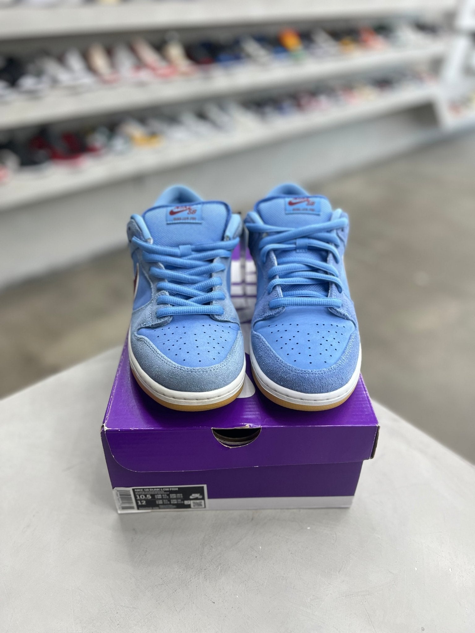 Nike SB Dunk Low Philadelphia Phillies Sz 10.5 (PREOWNED) - Restock AveNike SB Dunk Low Philadelphia Phillies Sz 10.5 (PREOWNED)Restock AveRestock Ave10.547556467Restock Ave