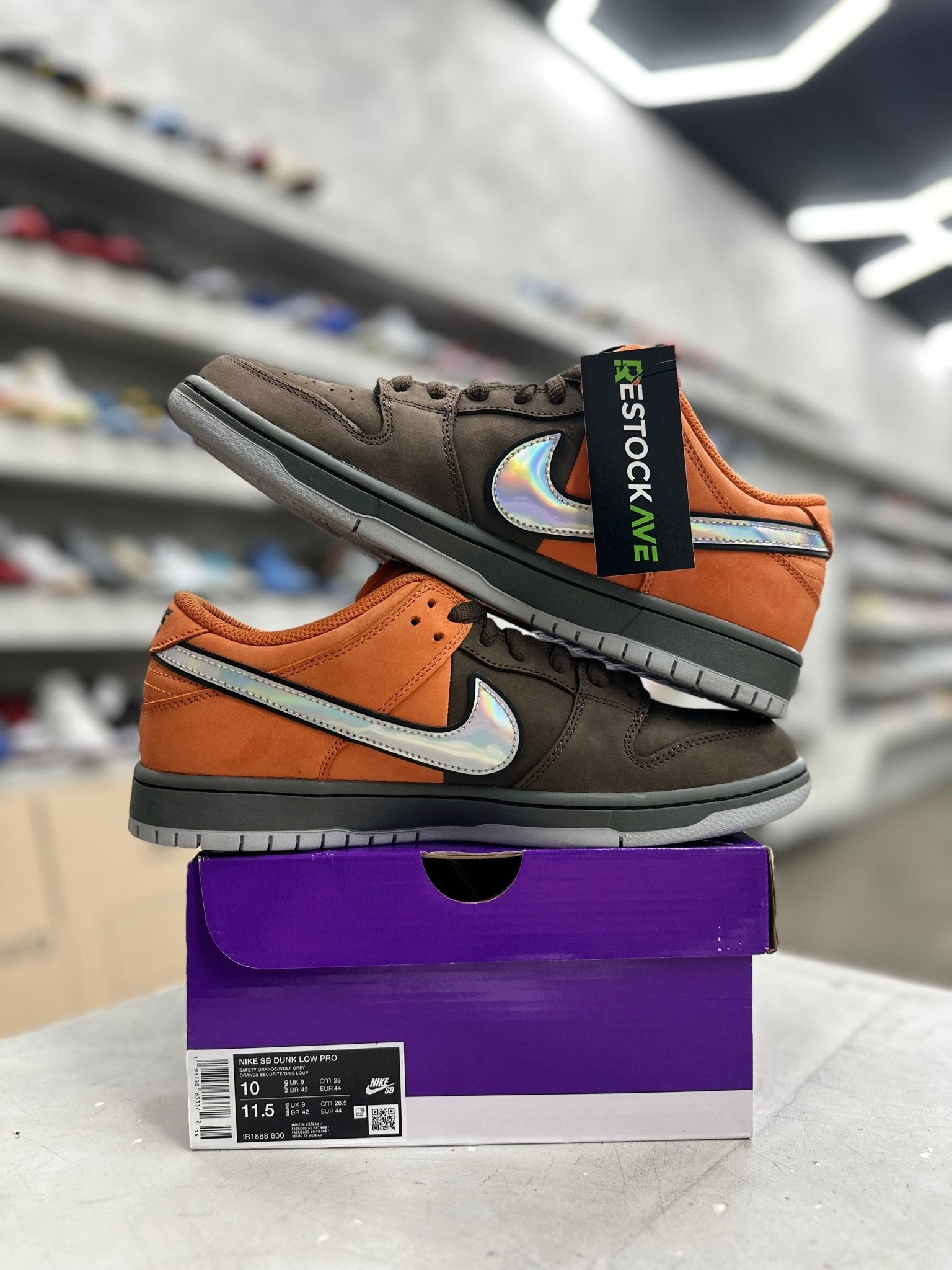 Nike SB Dunk Low Pro Muni Fast Pass Sz 10 (PREOWNED) - Restock AveNike SB Dunk Low Pro Muni Fast Pass Sz 10 (PREOWNED)Restock AveRestock Ave10Restock Ave