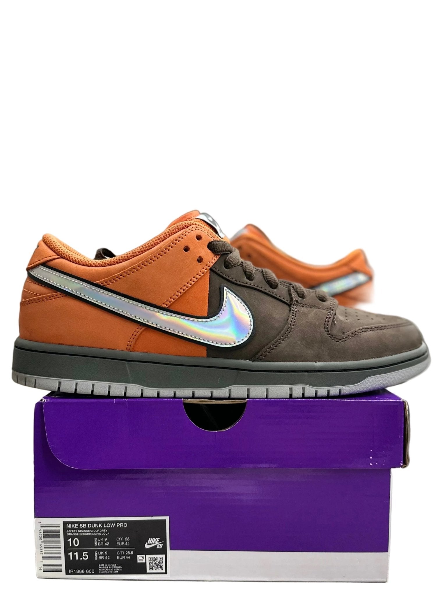 Nike SB Dunk Low Pro Muni Fast Pass Sz 10 (PREOWNED) - Restock AveNike SB Dunk Low Pro Muni Fast Pass Sz 10 (PREOWNED)Restock AveRestock Ave10Restock Ave