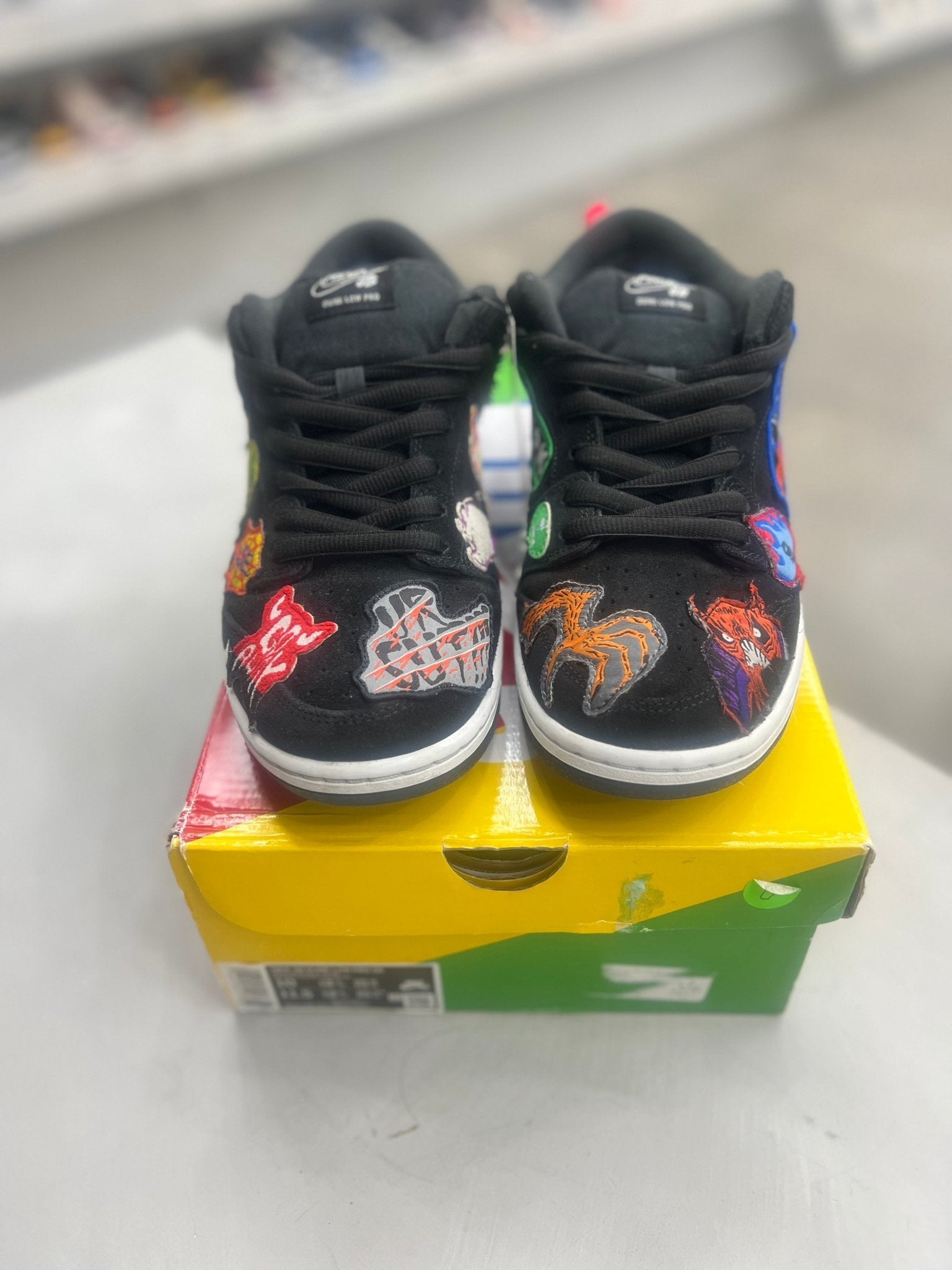 Nike SB Dunk Low Pro QS Neckface Sz 10 (PREOWNED) - Restock AveNike SB Dunk Low Pro QS Neckface Sz 10 (PREOWNED)Restock AveRestock Ave10Restock Ave