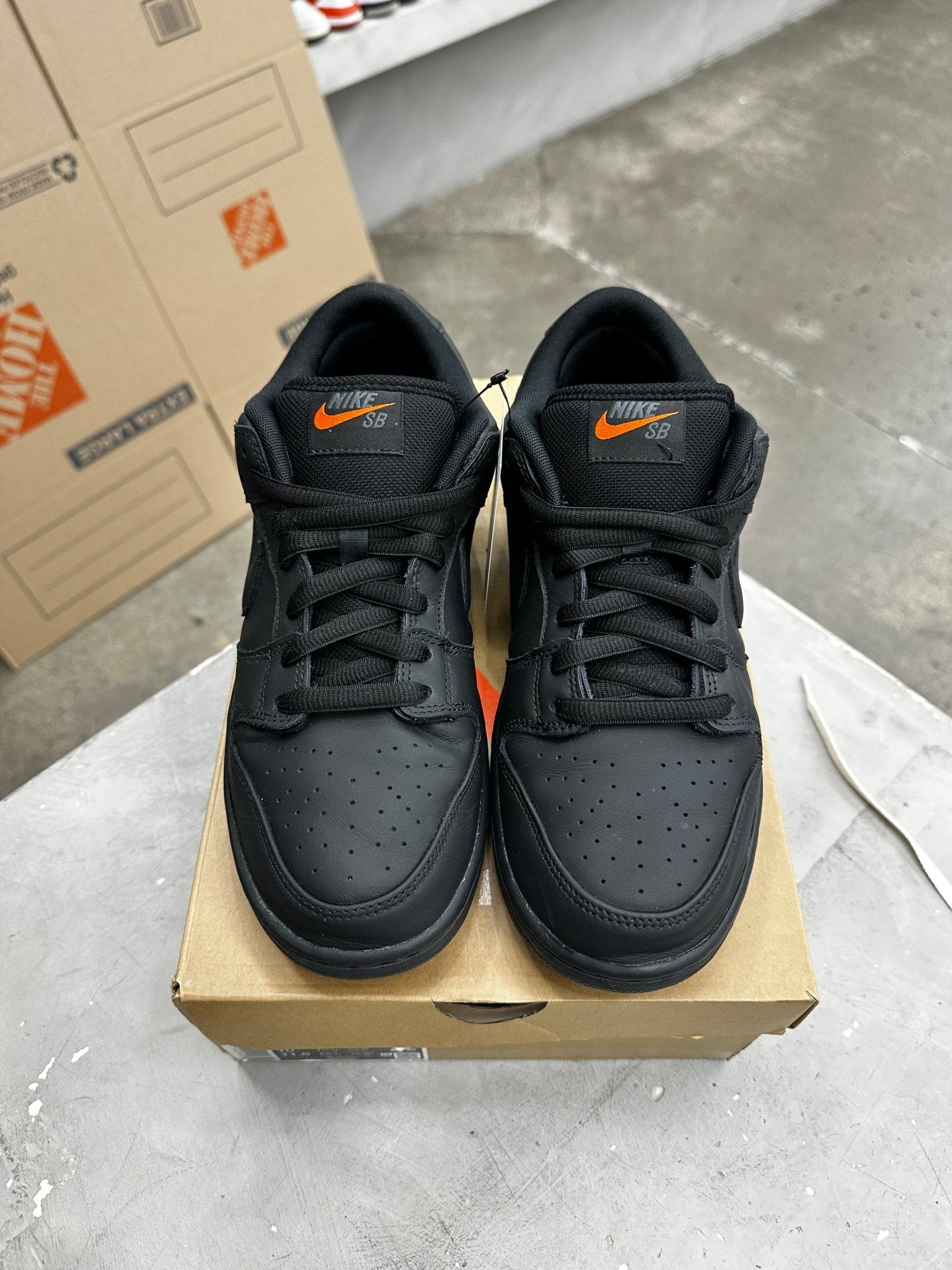 Nike SB Dunk Low Pro Triple Black Sz 10 (PREOWNED) - Restock AveNike SB Dunk Low Pro Triple Black Sz 10 (PREOWNED)Restock AveRestock Ave10Restock Ave