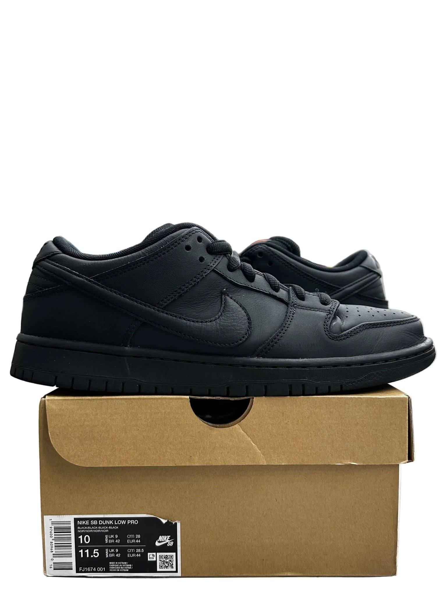 Nike SB Dunk Low Pro Triple Black Sz 10 (PREOWNED) - Restock AveNike SB Dunk Low Pro Triple Black Sz 10 (PREOWNED)Restock AveRestock Ave10Restock Ave