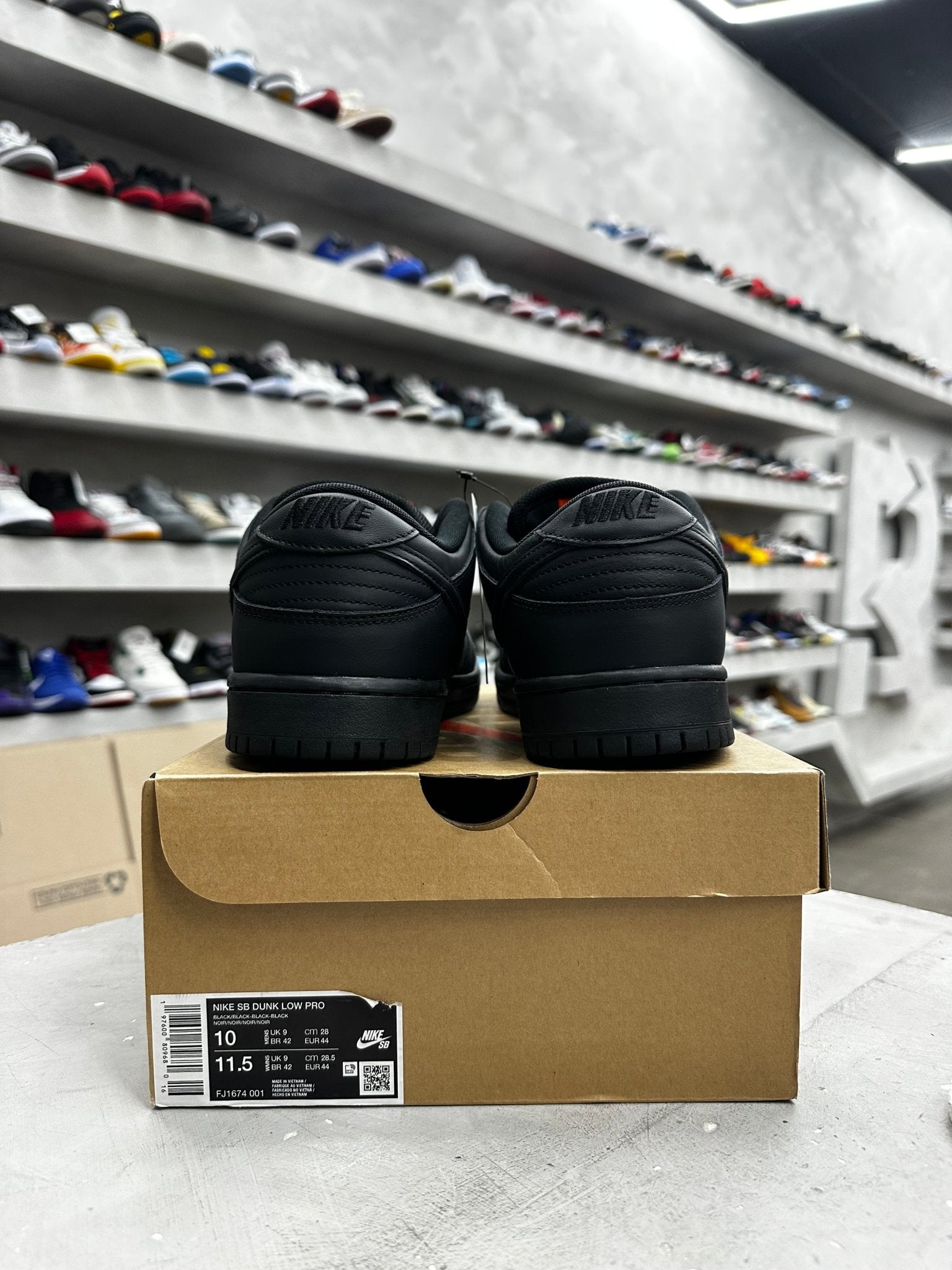 Nike SB Dunk Low Pro Triple Black Sz 10 (PREOWNED) - Restock AveNike SB Dunk Low Pro Triple Black Sz 10 (PREOWNED)Restock AveRestock Ave10Restock Ave