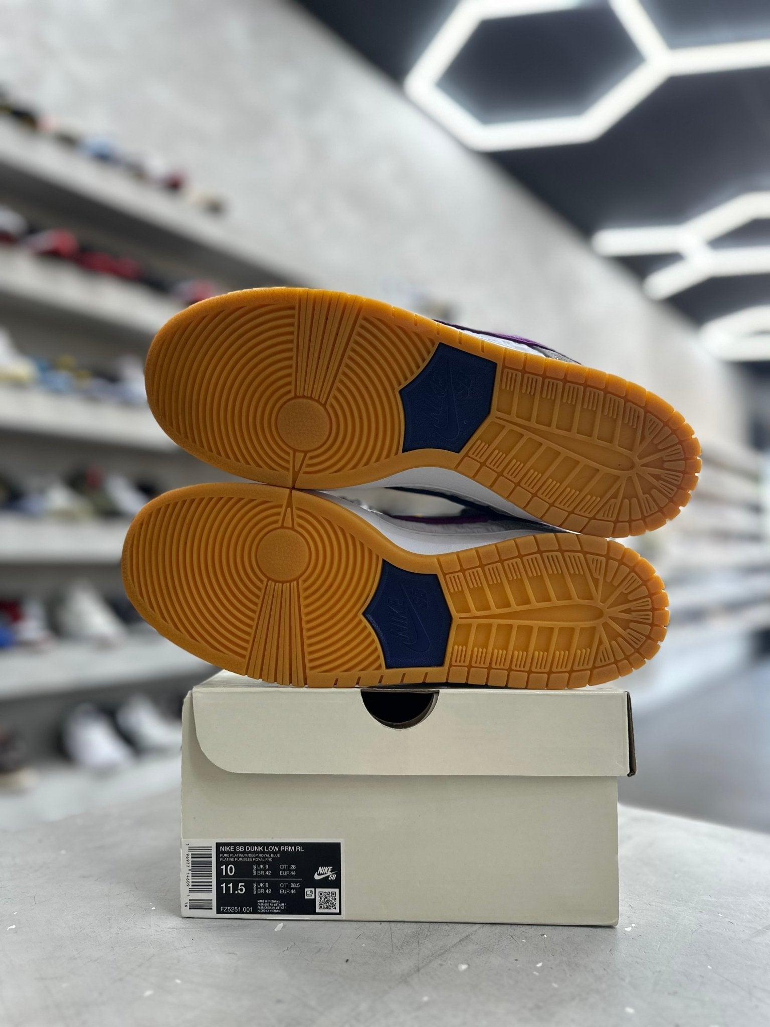 Nike SB Dunk Low Rayssa Leal Sz 10 (PREOWNED) - Restock AveNike SB Dunk Low Rayssa Leal Sz 10 (PREOWNED)Restock AveRestock Ave1095197811Restock Ave
