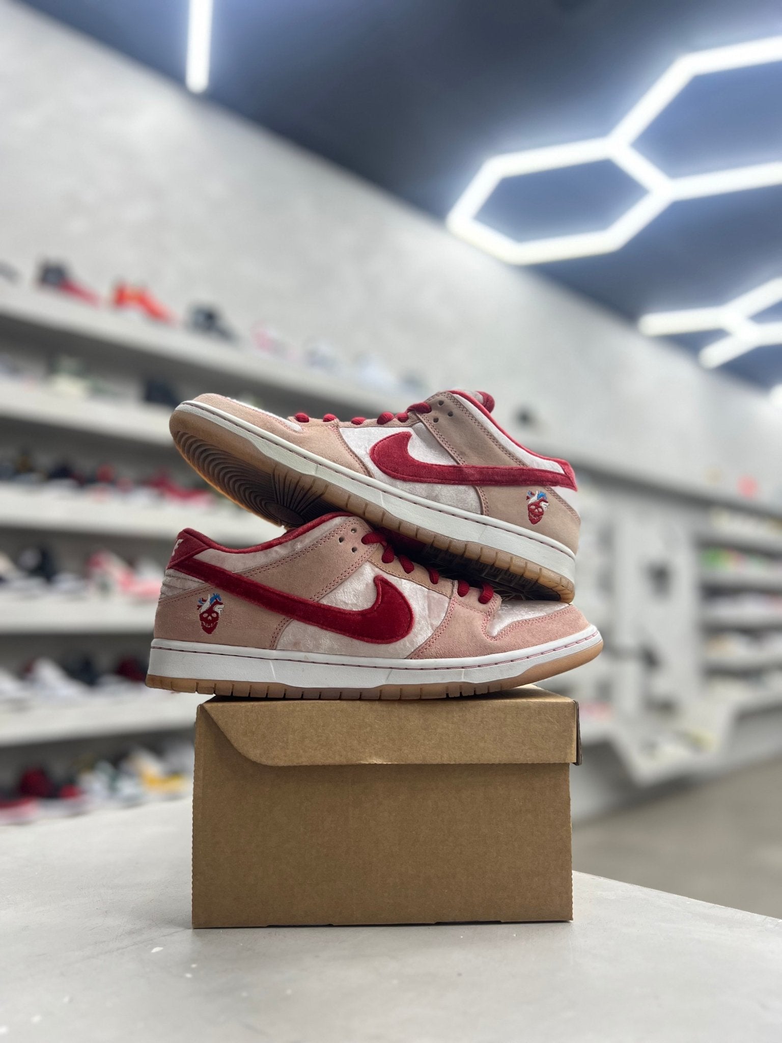 Nike SB Dunk Low StrangeLove Skateboards Sz 10.5 (PREOWNED) (REPLACEMENT BOX) - Restock AveNike SB Dunk Low StrangeLove Skateboards Sz 10.5 (PREOWNED) (REPLACEMENT BOX)Restock AveRestock Ave10.5Restock Ave